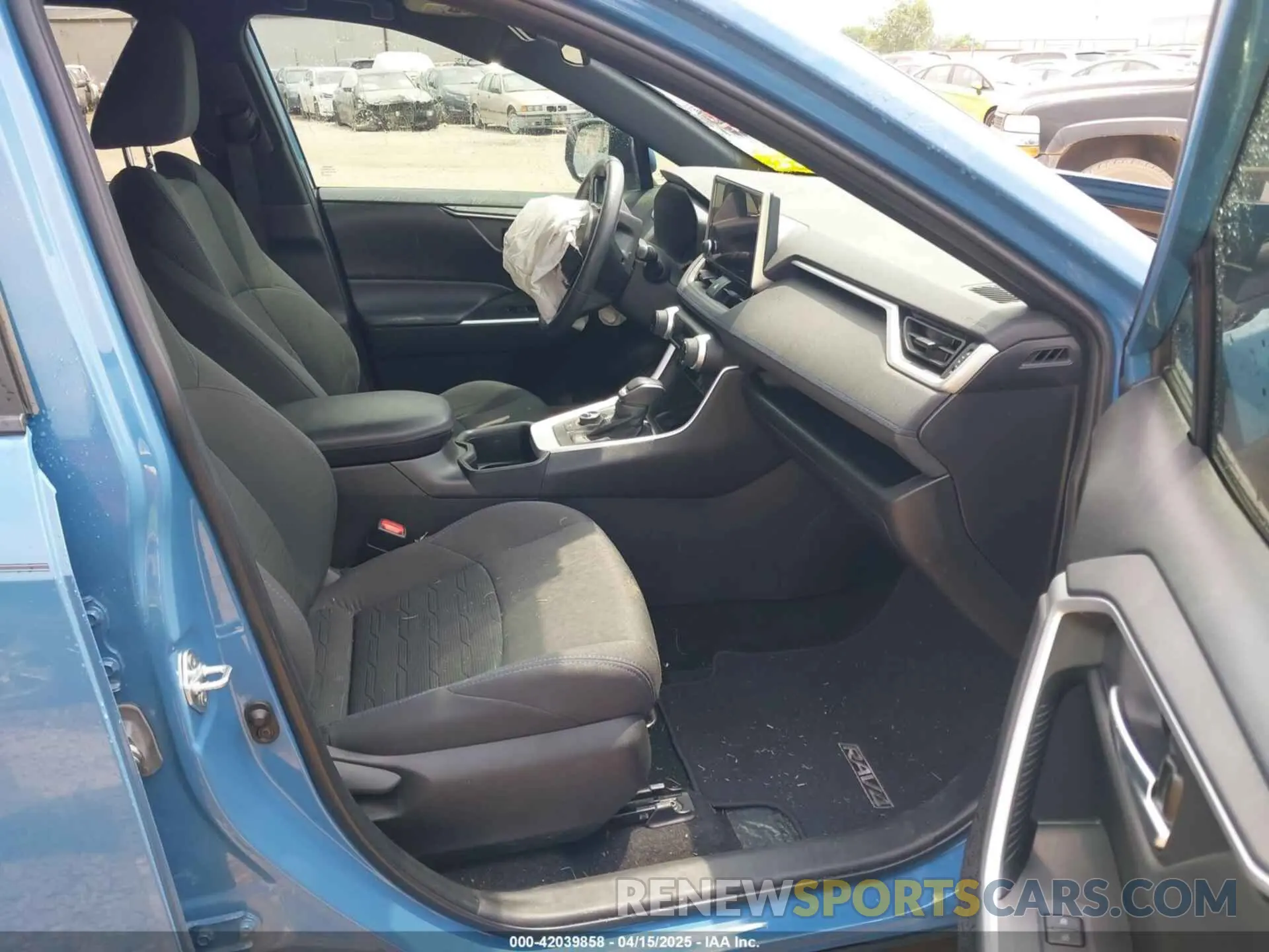 5 Photograph of a damaged car 4T3T6RFVXPU105783 TOYOTA RAV4 HYBRID 2023