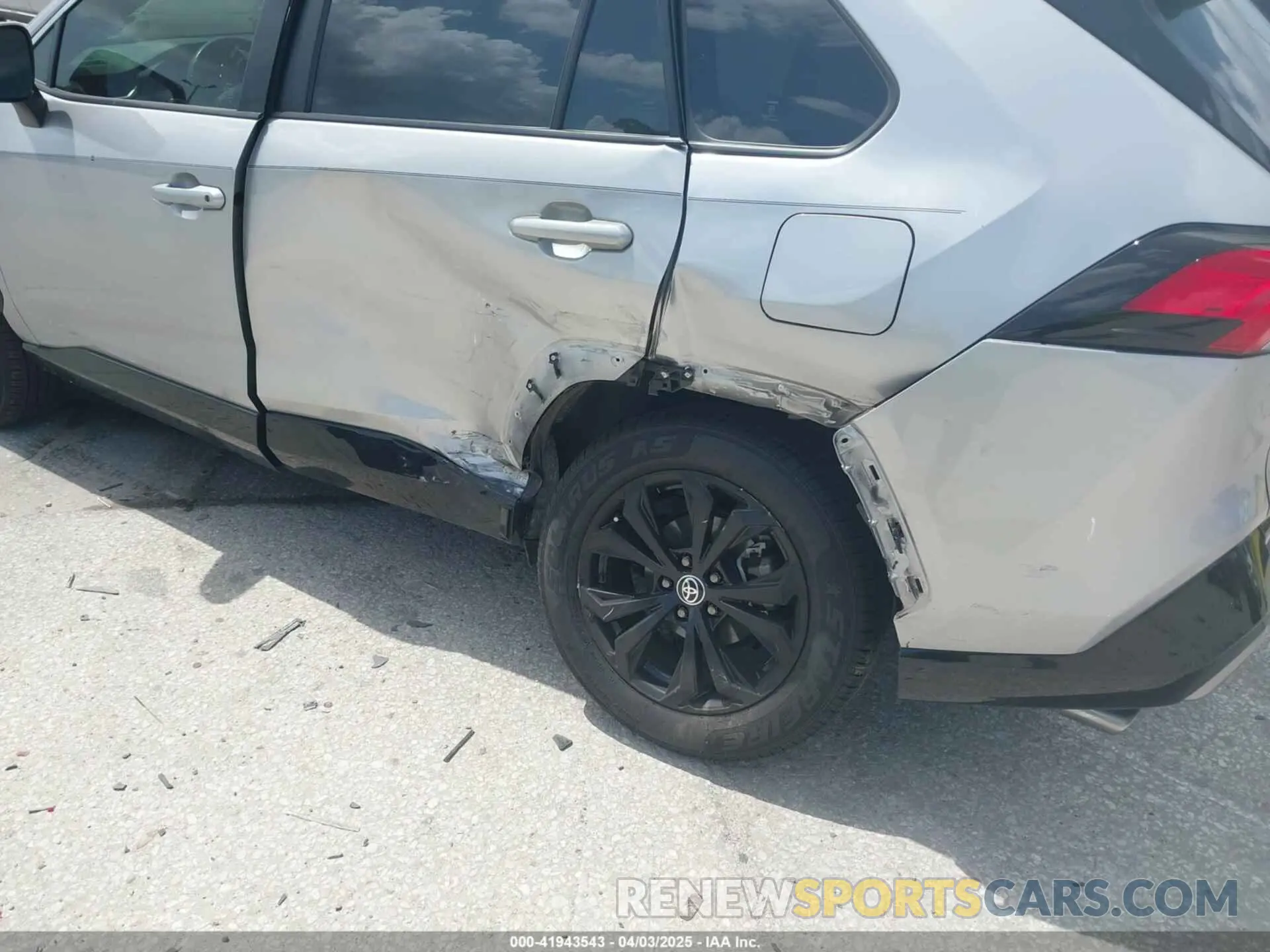 17 Photograph of a damaged car JTM16RFV5PJ034496 TOYOTA RAV4 HYBRID 2023