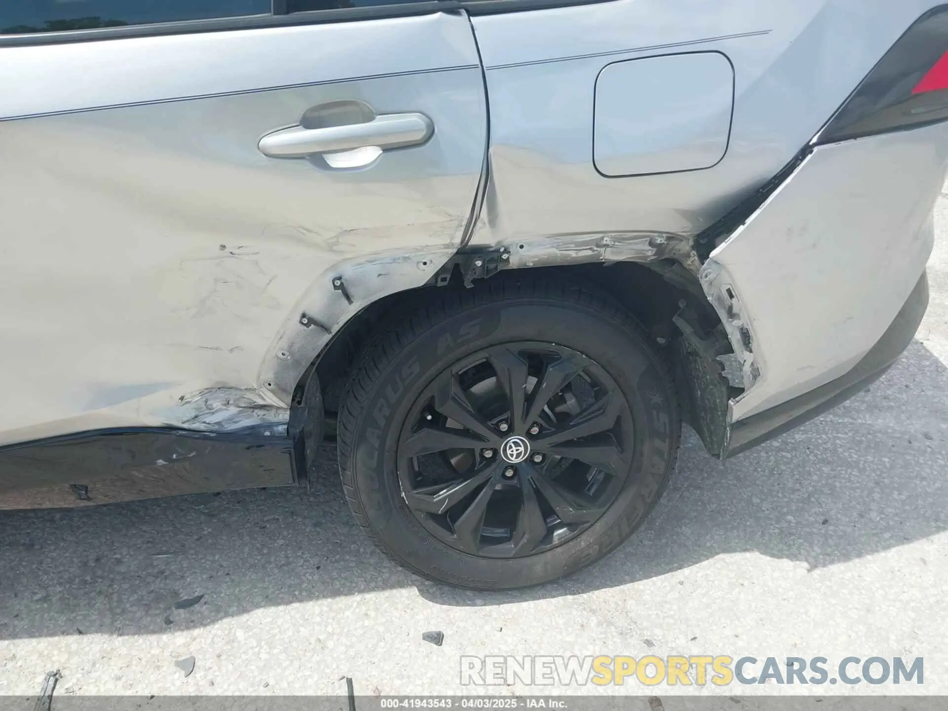 18 Photograph of a damaged car JTM16RFV5PJ034496 TOYOTA RAV4 HYBRID 2023