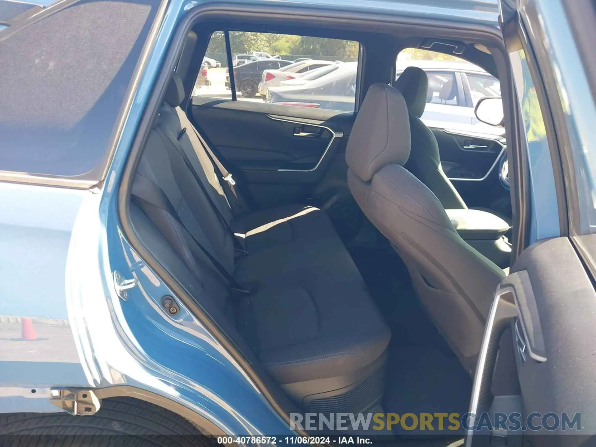 8 Photograph of a damaged car JTM16RFV7PJ037366 TOYOTA RAV4 HYBRID 2023