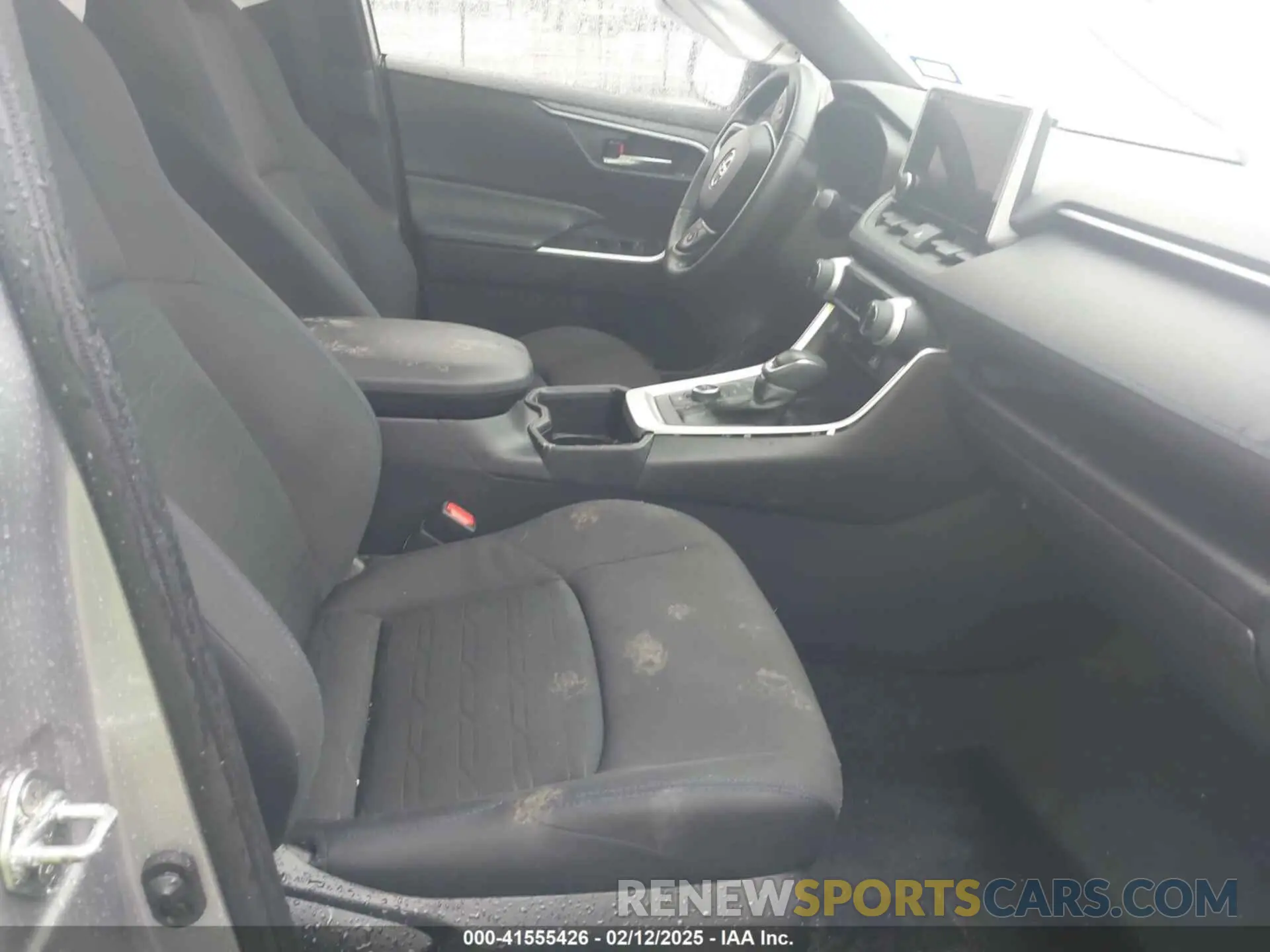 5 Photograph of a damaged car JTM16RFV8PD088745 TOYOTA RAV4 HYBRID 2023