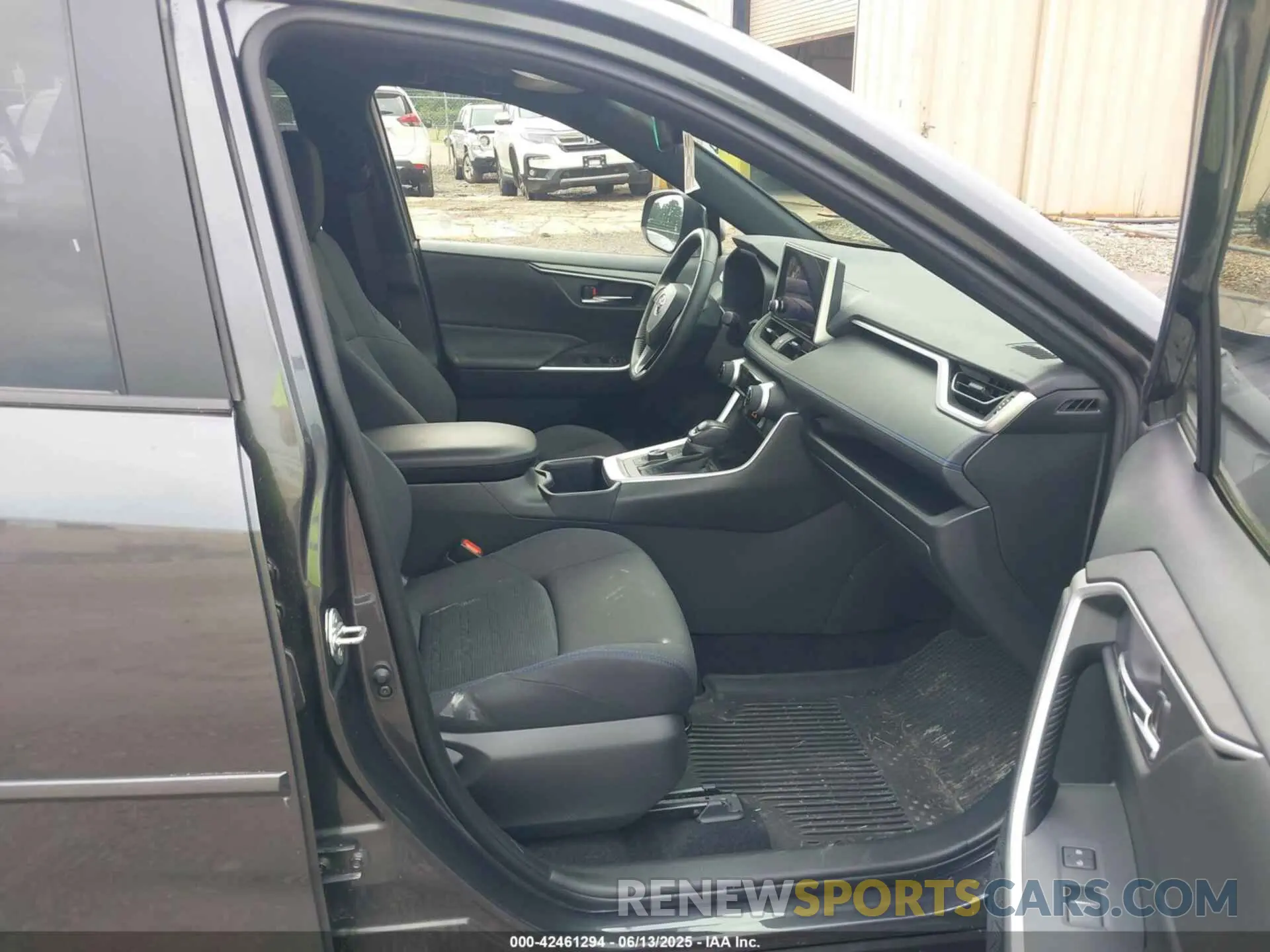 5 Photograph of a damaged car JTM16RFV8PJ032905 TOYOTA RAV4 HYBRID 2023