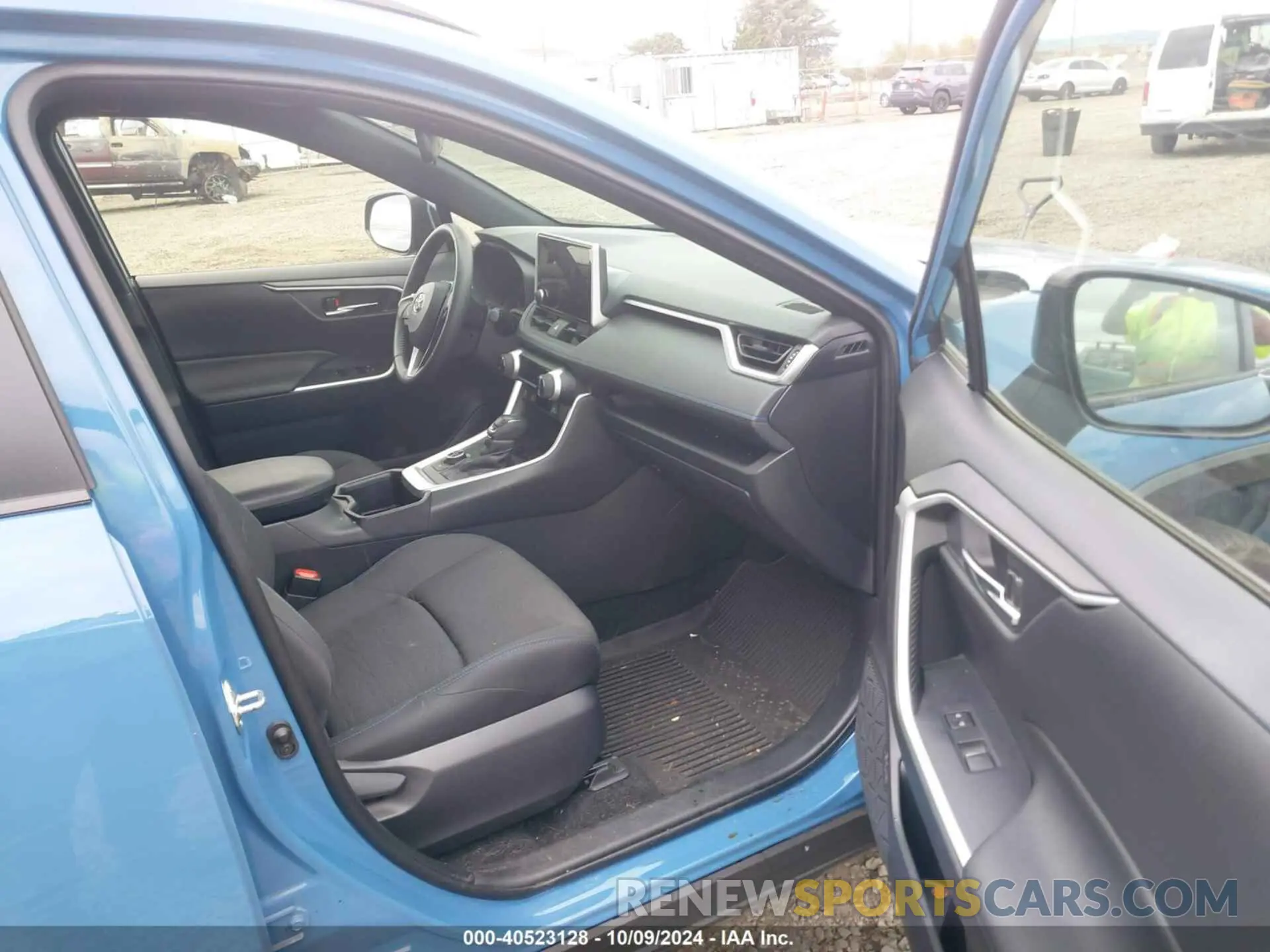 5 Photograph of a damaged car JTM16RFVXPD091890 TOYOTA RAV4 HYBRID 2023