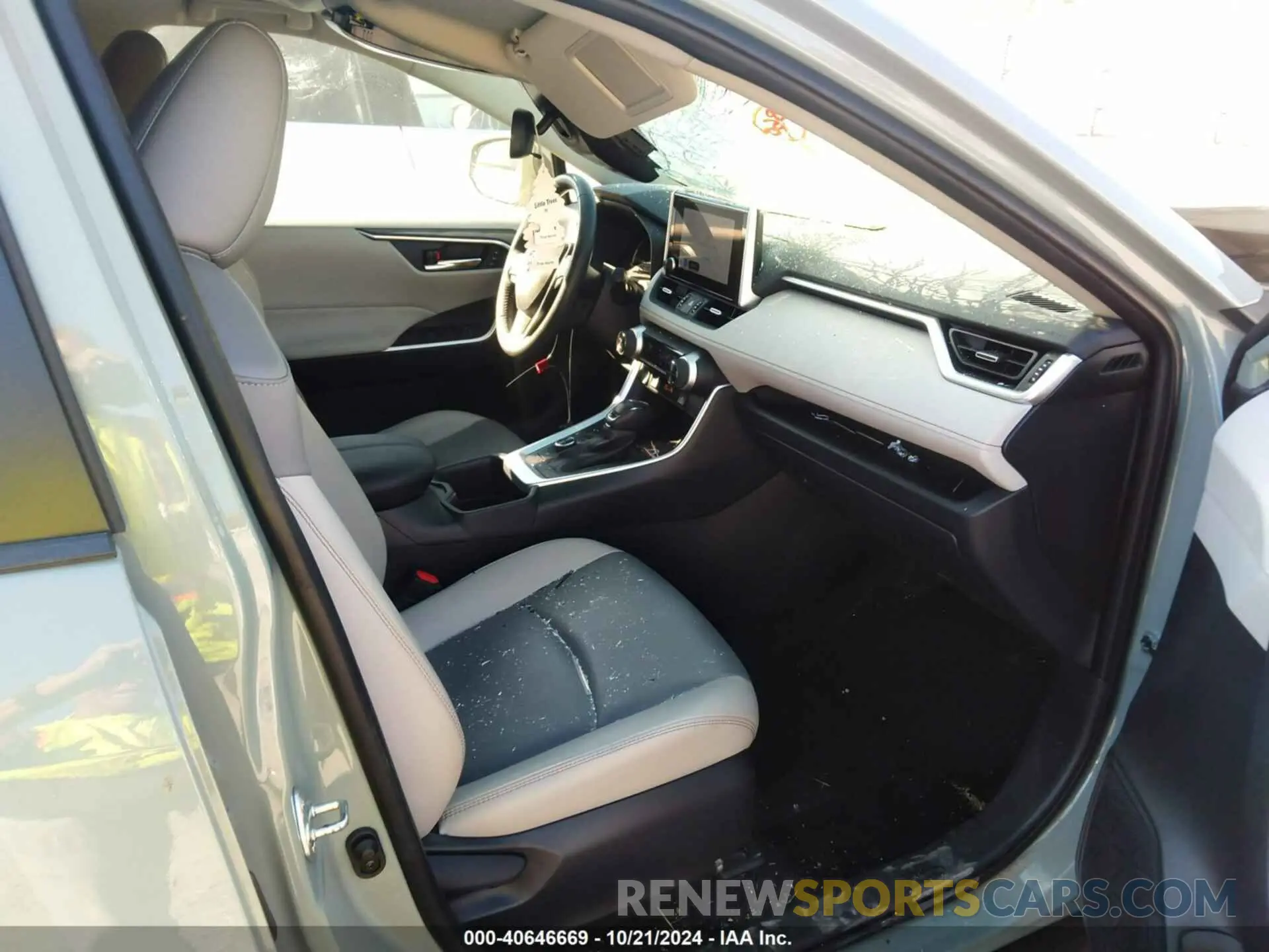 5 Photograph of a damaged car JTMB6RFV0PD113996 TOYOTA RAV4 HYBRID 2023