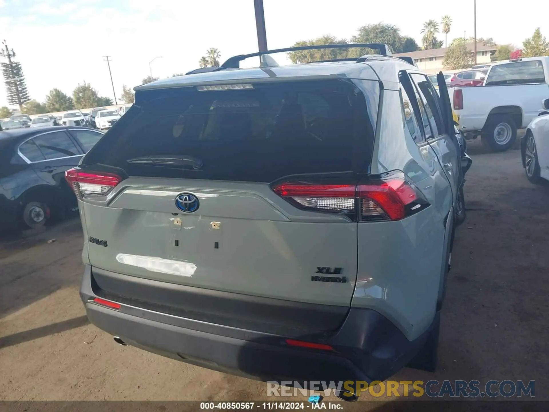 17 Photograph of a damaged car JTMB6RFV1PD096075 TOYOTA RAV4 HYBRID 2023