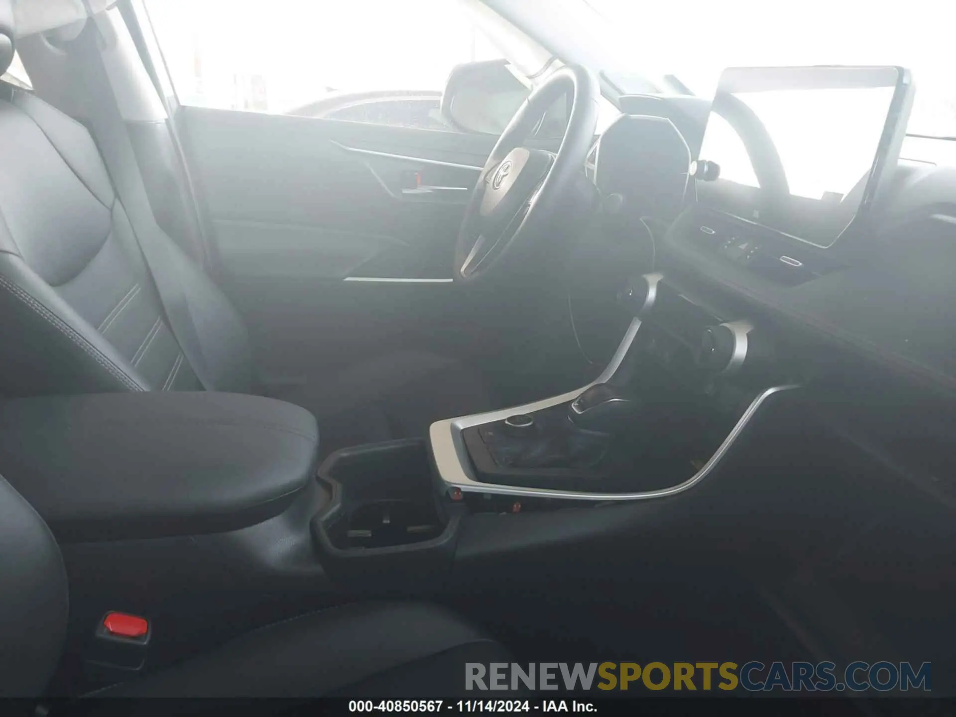5 Photograph of a damaged car JTMB6RFV1PD096075 TOYOTA RAV4 HYBRID 2023