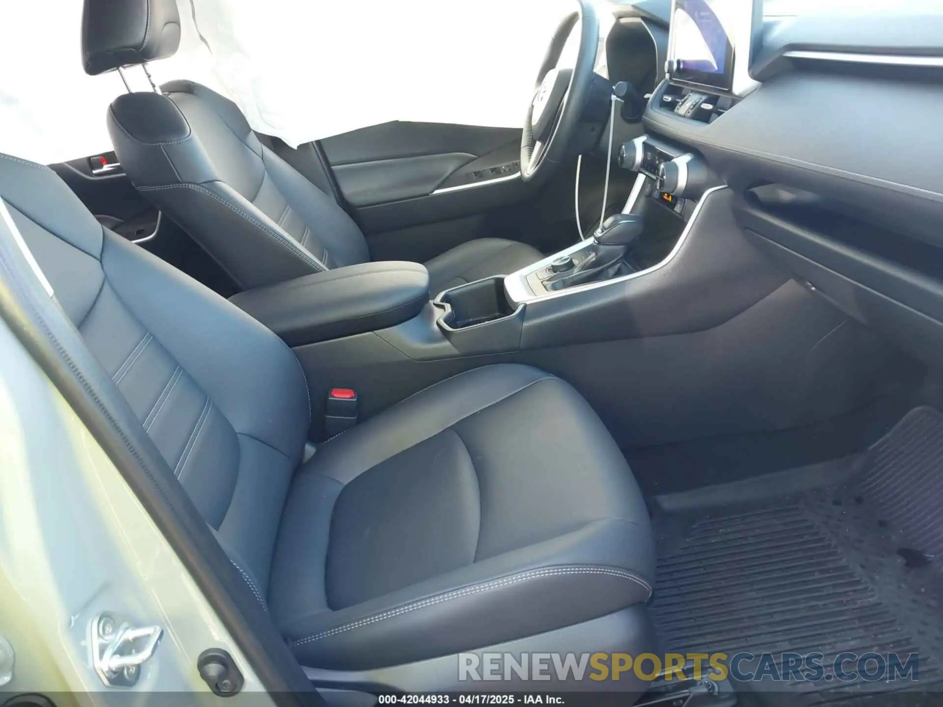 5 Photograph of a damaged car JTMB6RFV3PD116696 TOYOTA RAV4 HYBRID 2023