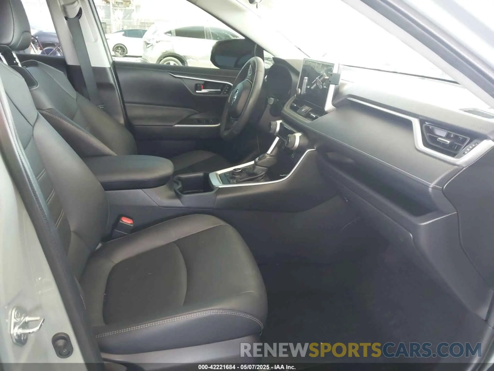 5 Photograph of a damaged car JTMB6RFV4PD097043 TOYOTA RAV4 HYBRID 2023