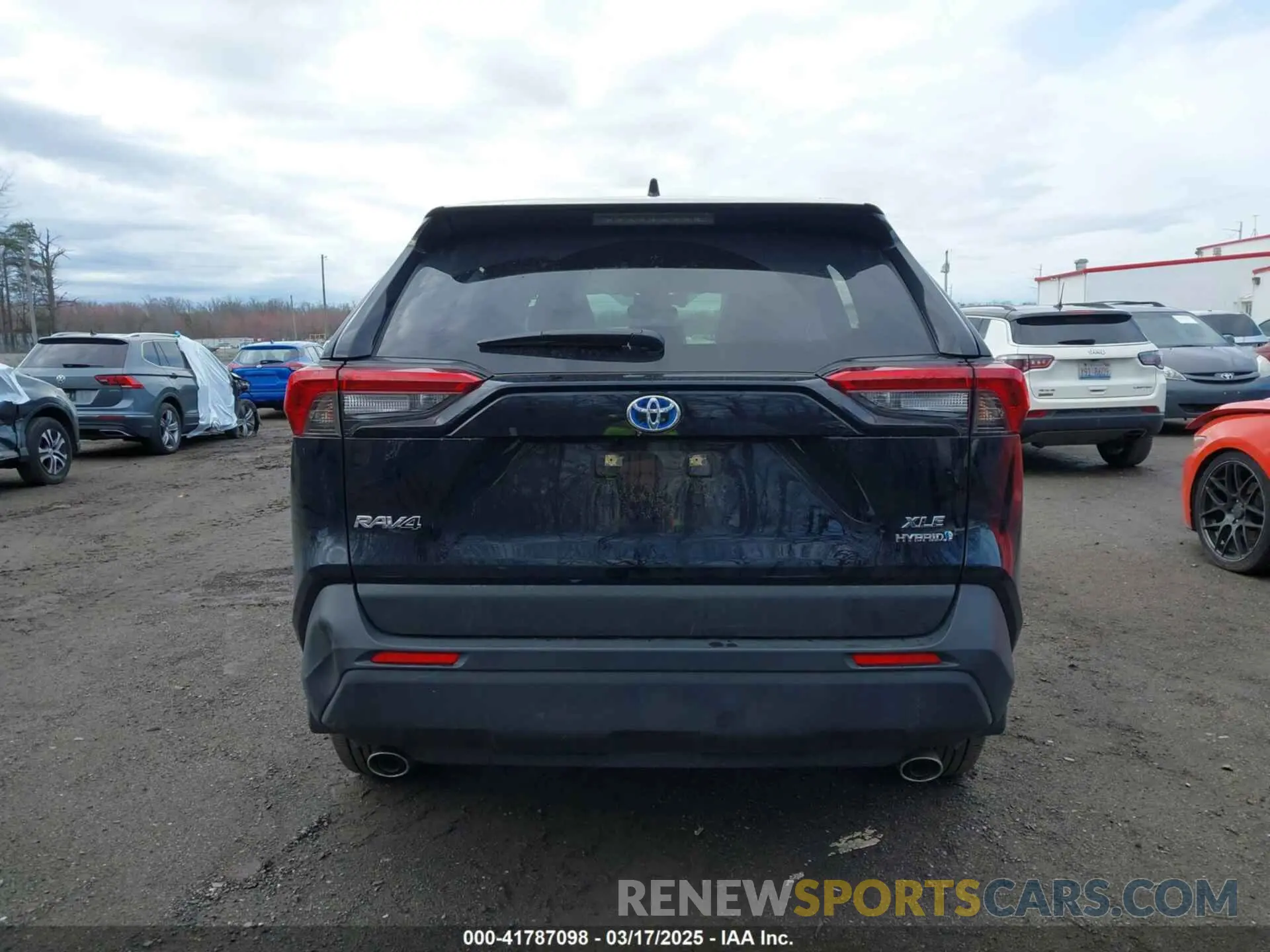17 Photograph of a damaged car JTMB6RFV5PD115565 TOYOTA RAV4 HYBRID 2023