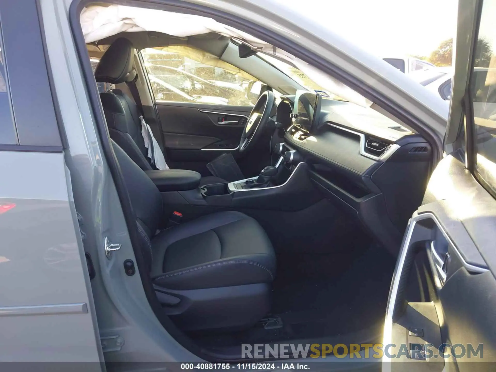 5 Photograph of a damaged car JTMB6RFV8PJ029989 TOYOTA RAV4 HYBRID 2023