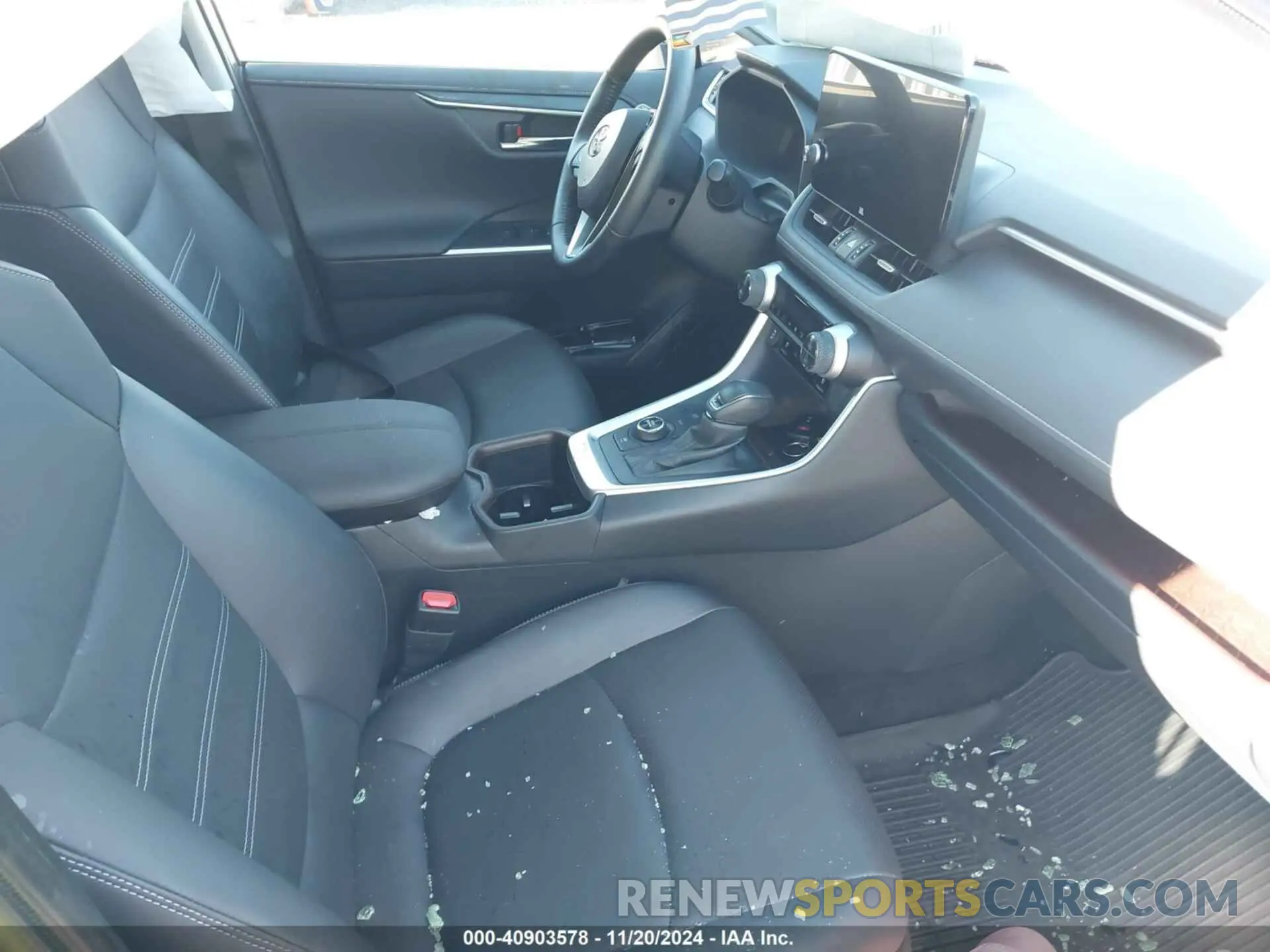 5 Photograph of a damaged car JTMD6RFV0PD097081 TOYOTA RAV4 HYBRID 2023