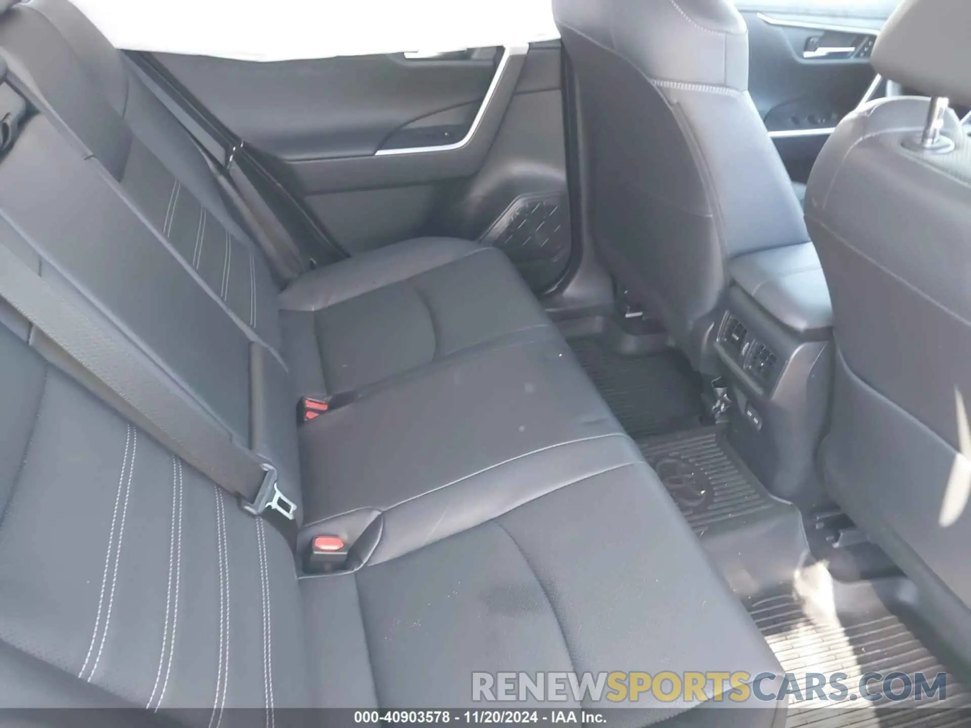 8 Photograph of a damaged car JTMD6RFV0PD097081 TOYOTA RAV4 HYBRID 2023