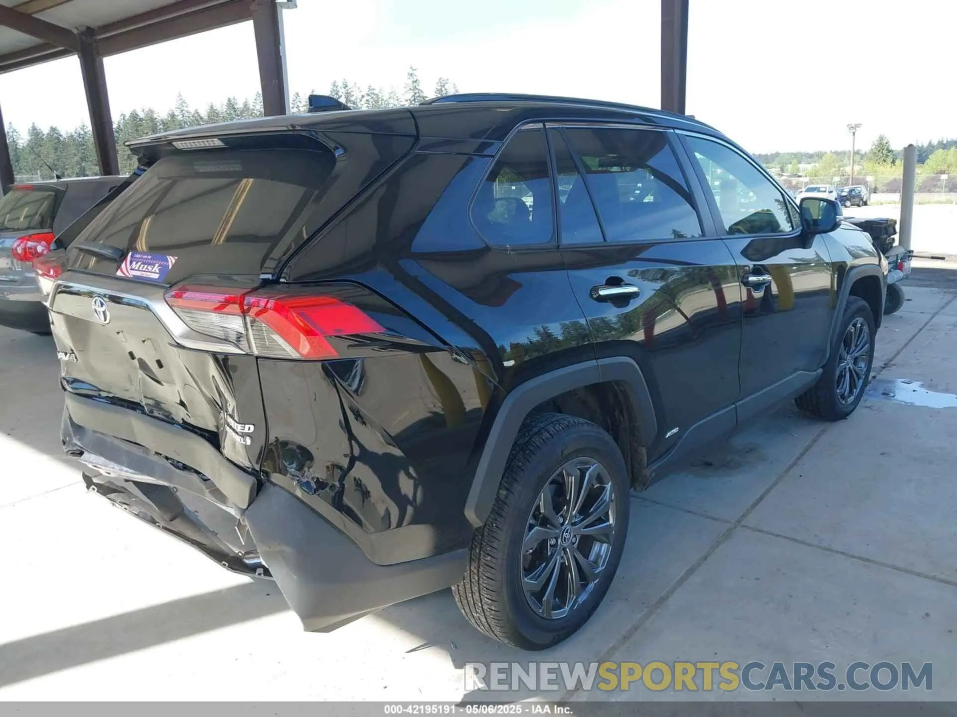 4 Photograph of a damaged car JTMD6RFV2PD115516 TOYOTA RAV4 HYBRID 2023