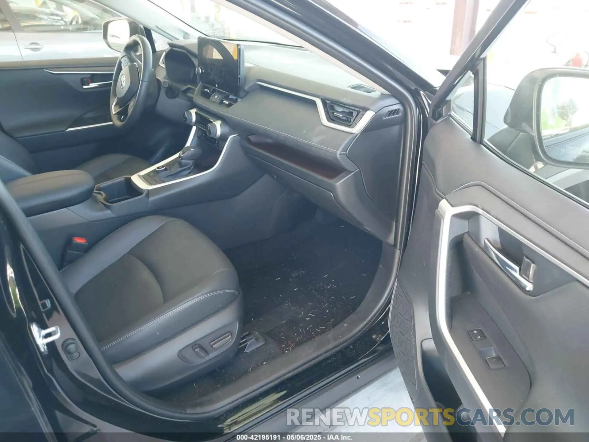 5 Photograph of a damaged car JTMD6RFV2PD115516 TOYOTA RAV4 HYBRID 2023