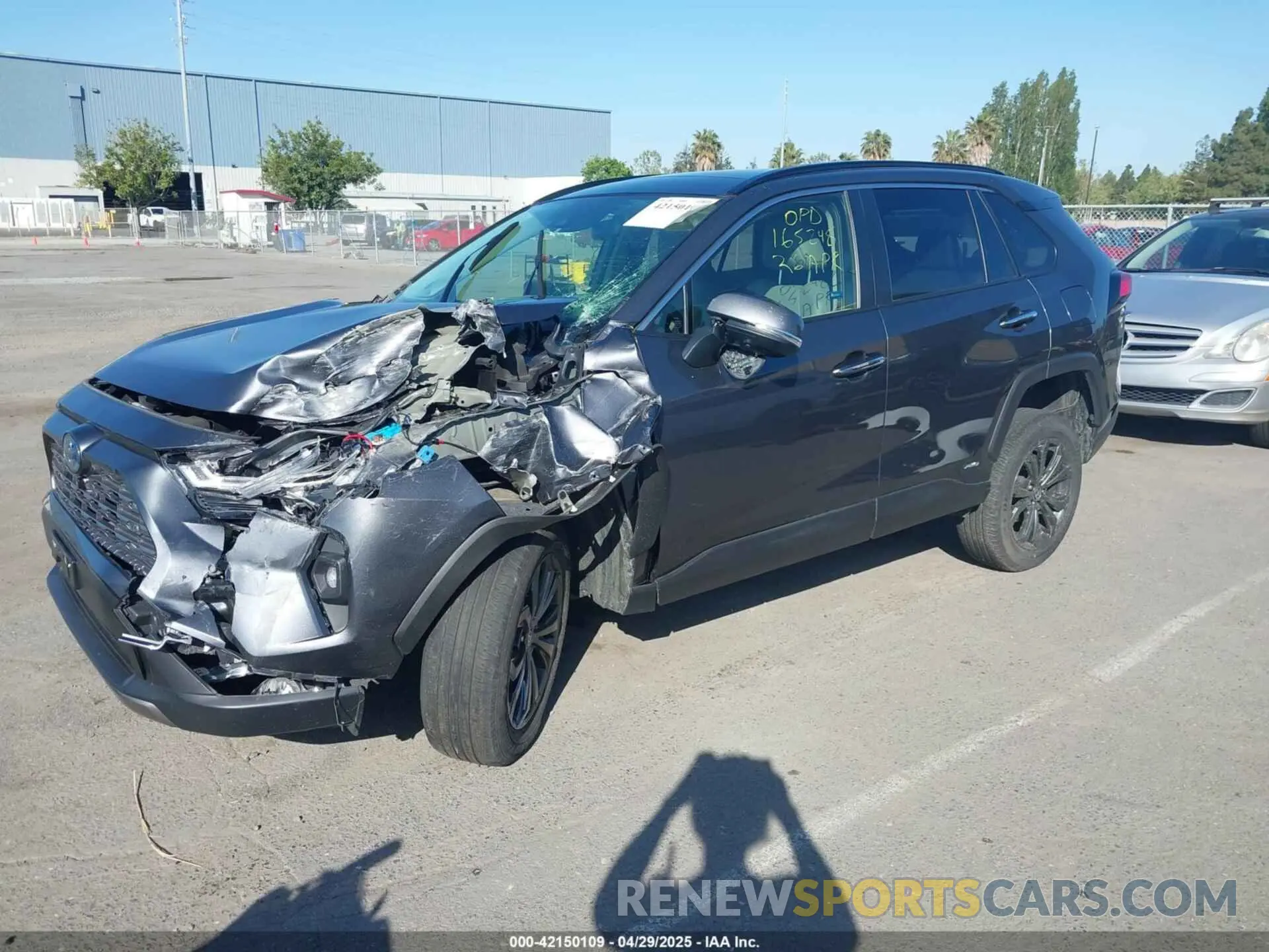 2 Photograph of a damaged car JTMD6RFVXPD096861 TOYOTA RAV4 HYBRID 2023
