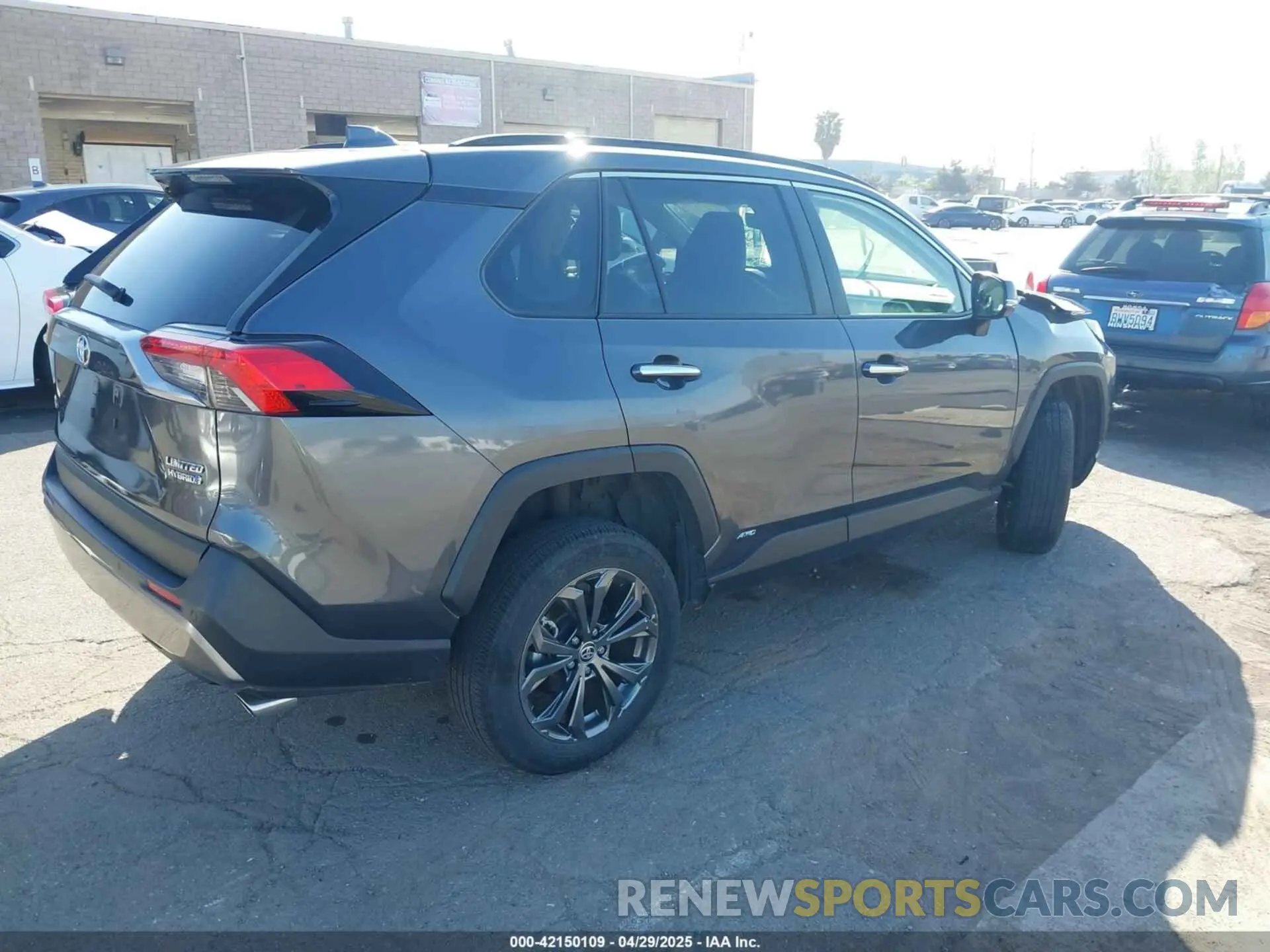 4 Photograph of a damaged car JTMD6RFVXPD096861 TOYOTA RAV4 HYBRID 2023