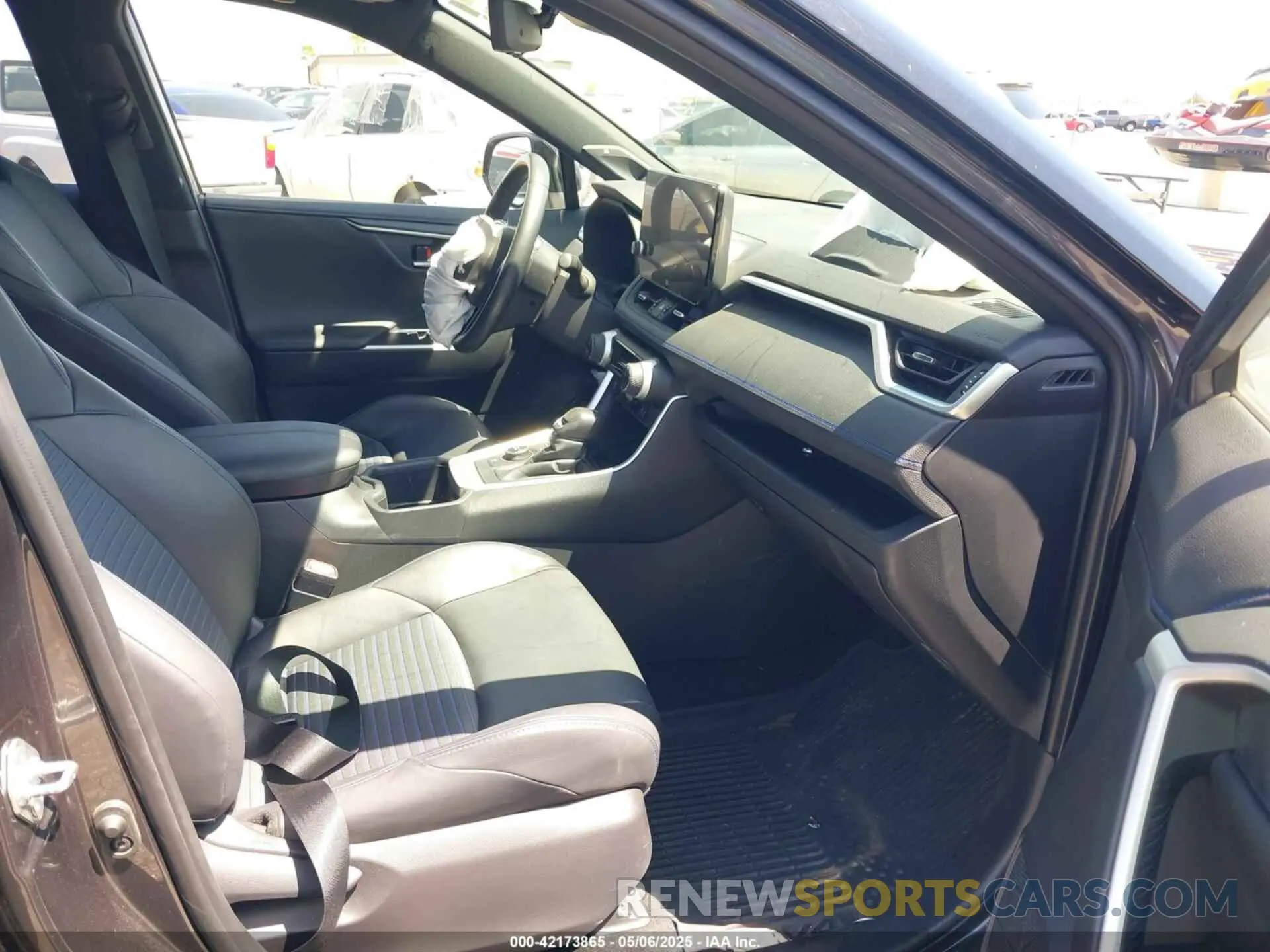 5 Photograph of a damaged car JTME6RFV2PJ037308 TOYOTA RAV4 HYBRID 2023