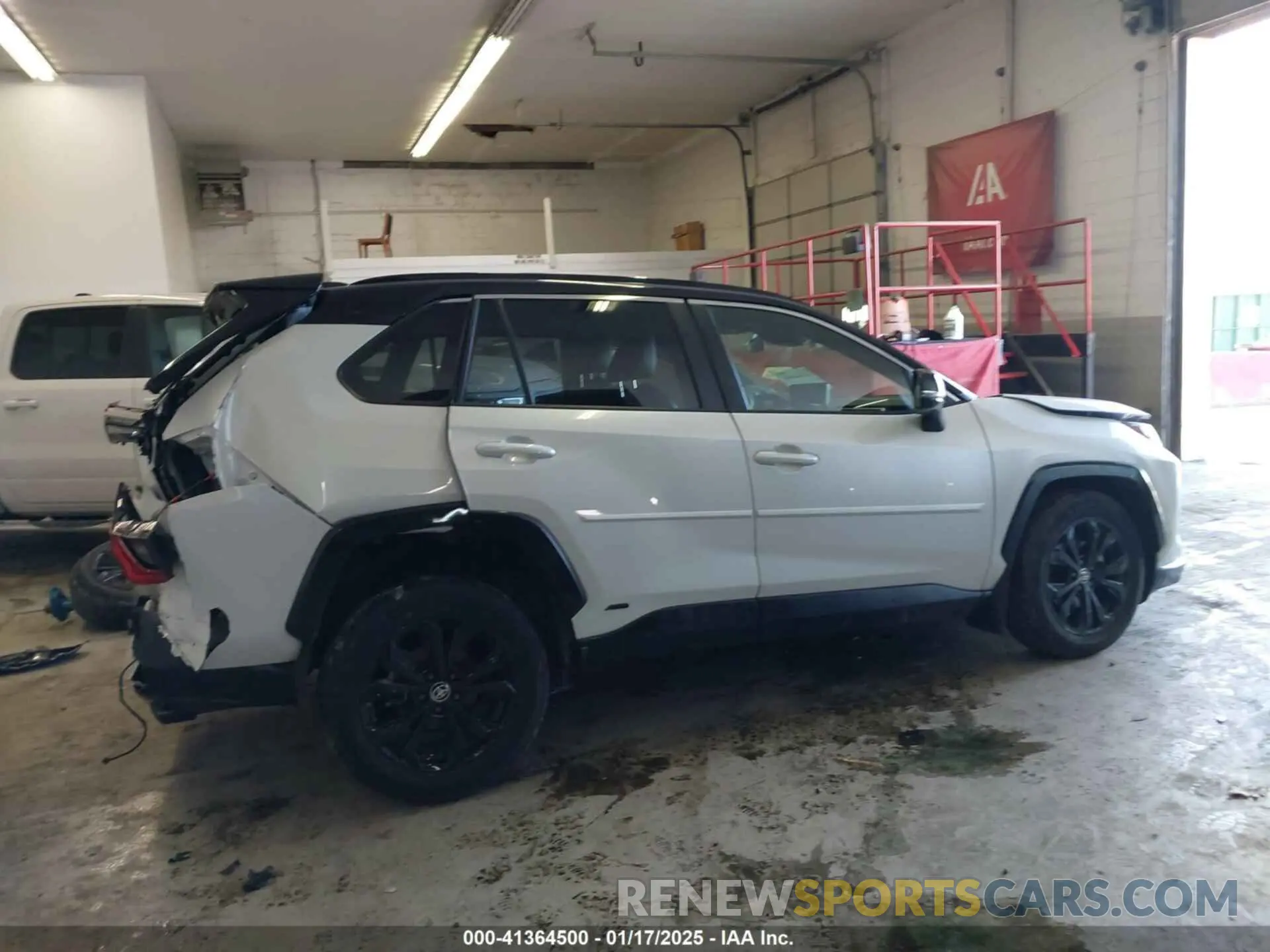 14 Photograph of a damaged car JTME6RFV5PJ038596 TOYOTA RAV4 HYBRID 2023