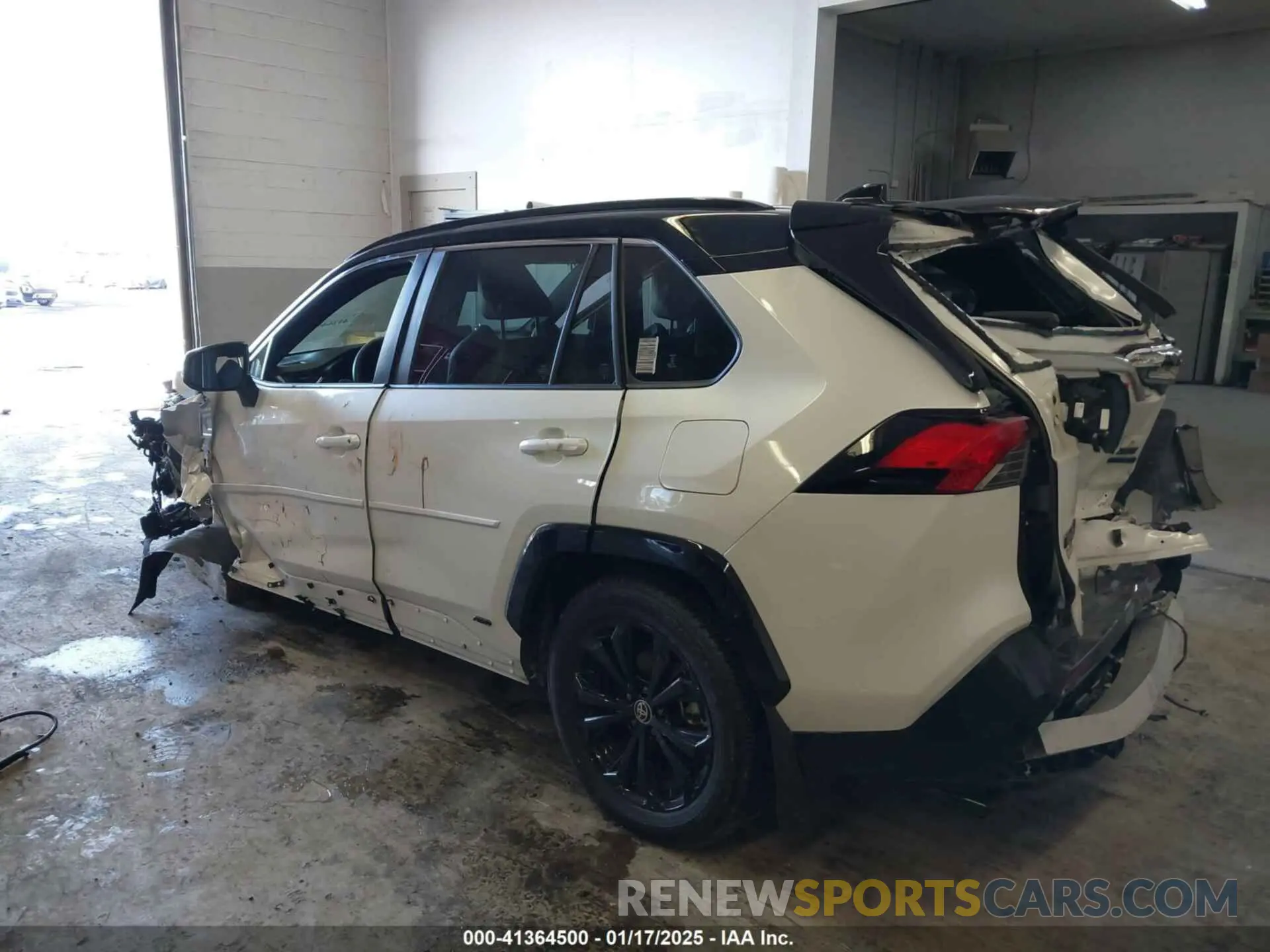 15 Photograph of a damaged car JTME6RFV5PJ038596 TOYOTA RAV4 HYBRID 2023