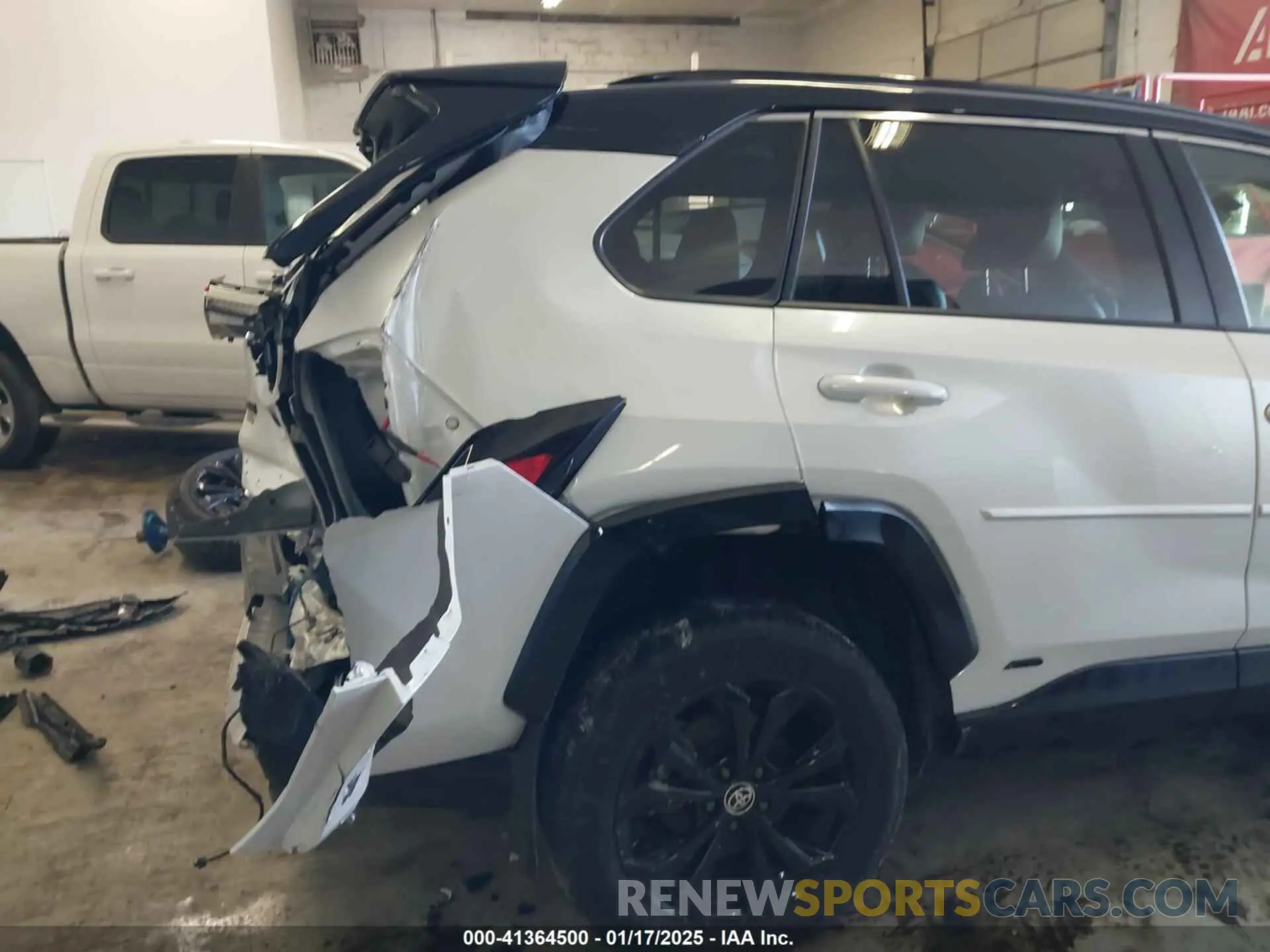 19 Photograph of a damaged car JTME6RFV5PJ038596 TOYOTA RAV4 HYBRID 2023