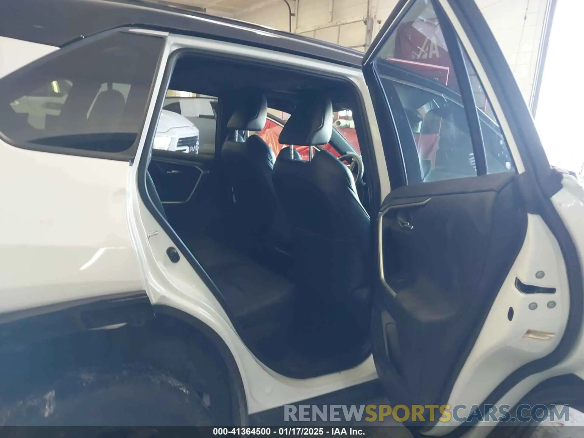 8 Photograph of a damaged car JTME6RFV5PJ038596 TOYOTA RAV4 HYBRID 2023