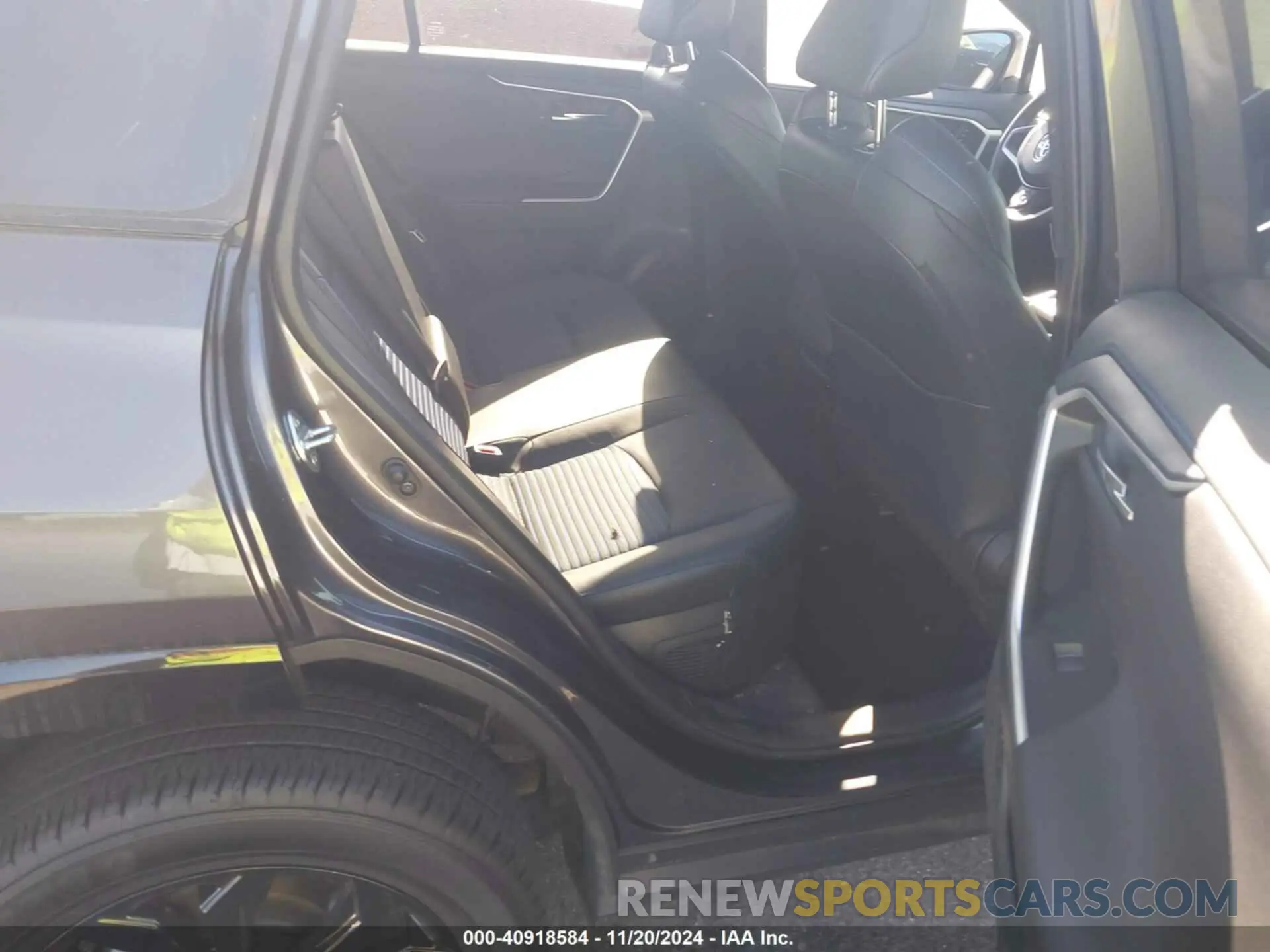 8 Photograph of a damaged car JTME6RFV7PJ036669 TOYOTA RAV4 HYBRID 2023