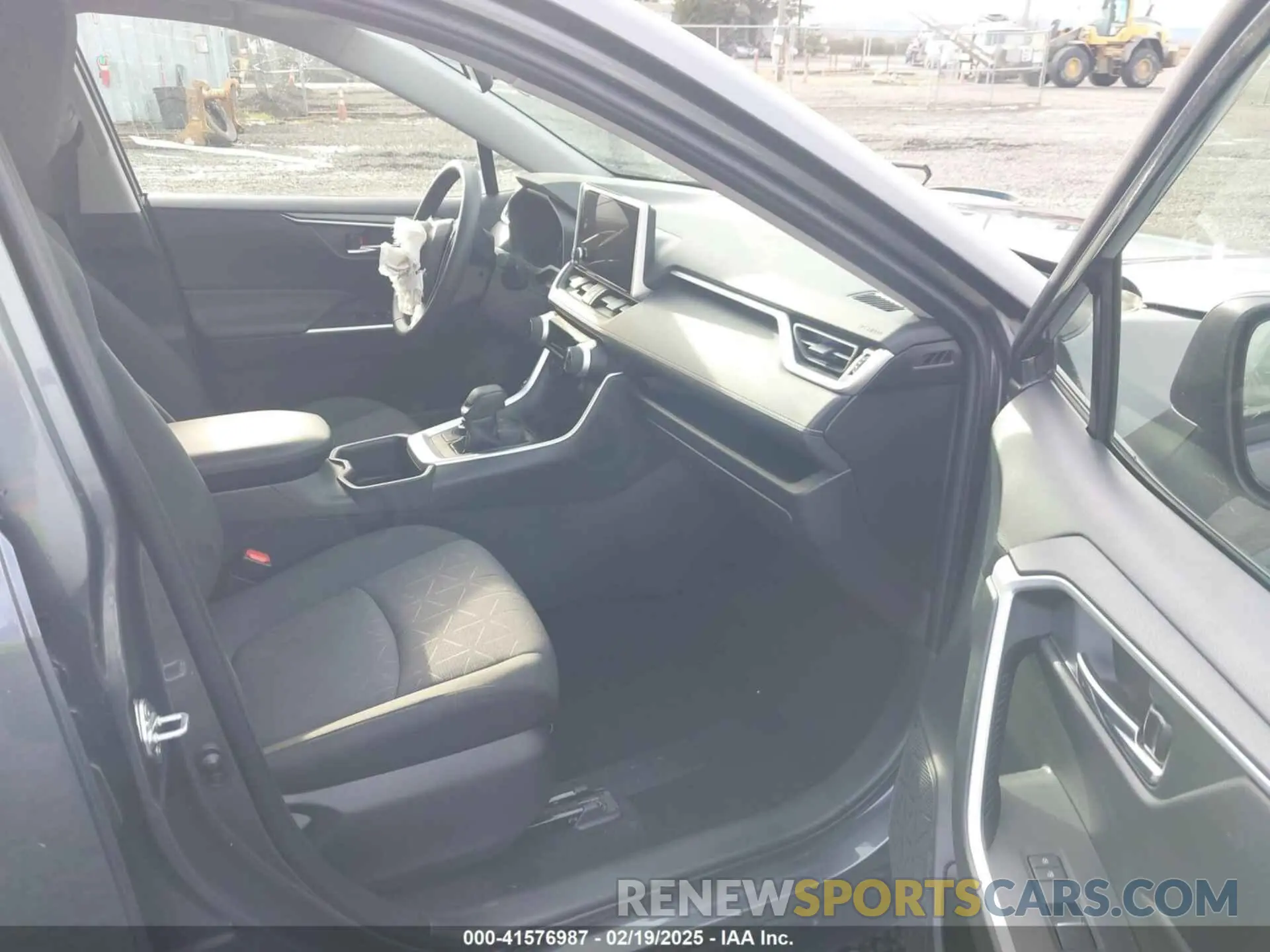 5 Photograph of a damaged car JTMRWRFV2PD201561 TOYOTA RAV4 HYBRID 2023