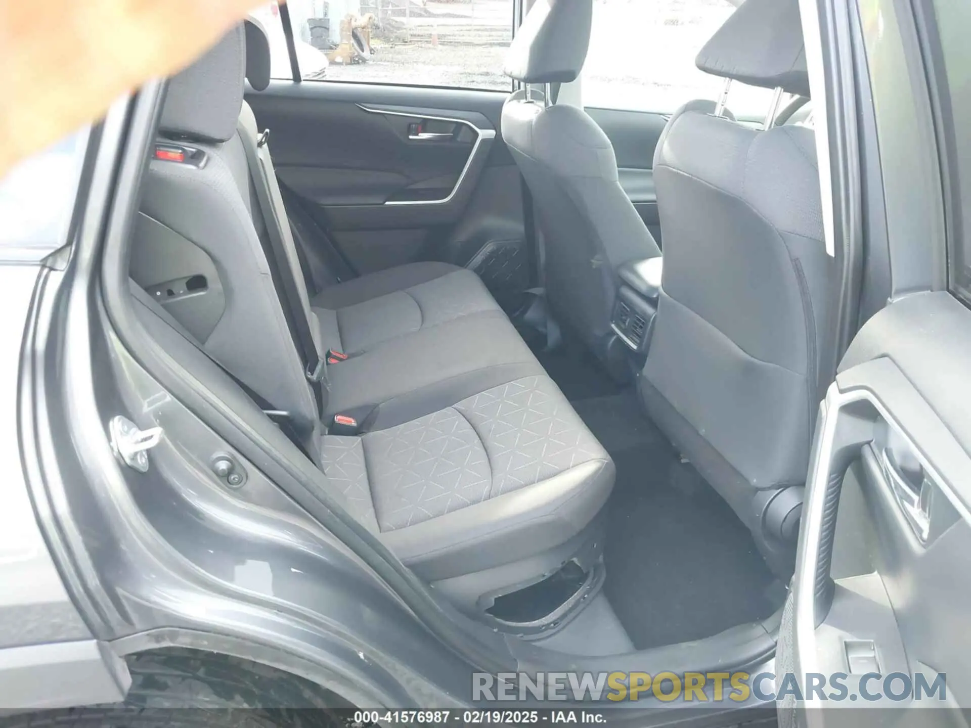 8 Photograph of a damaged car JTMRWRFV2PD201561 TOYOTA RAV4 HYBRID 2023