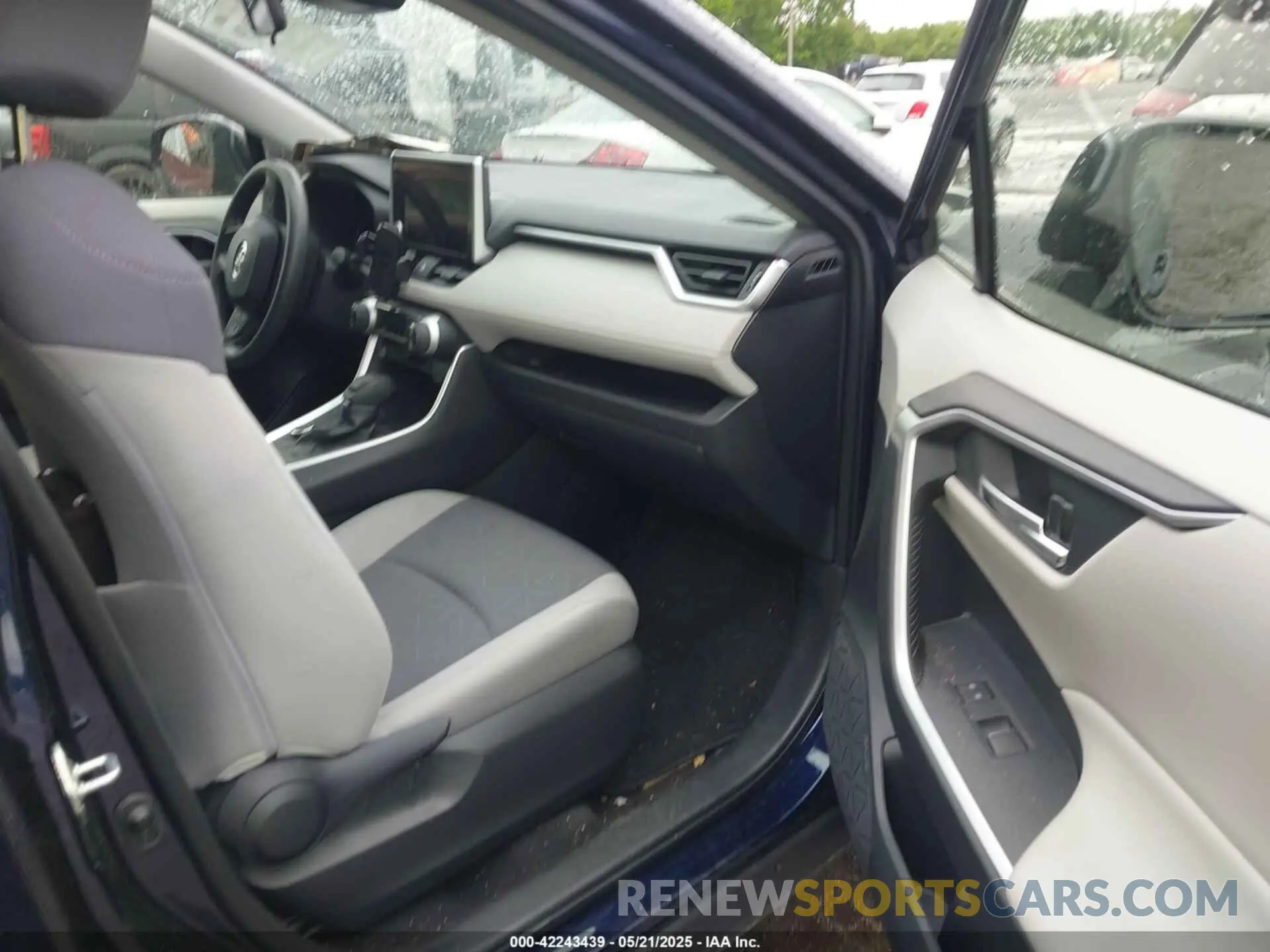5 Photograph of a damaged car JTMRWRFVXPD572094 TOYOTA RAV4 HYBRID 2023