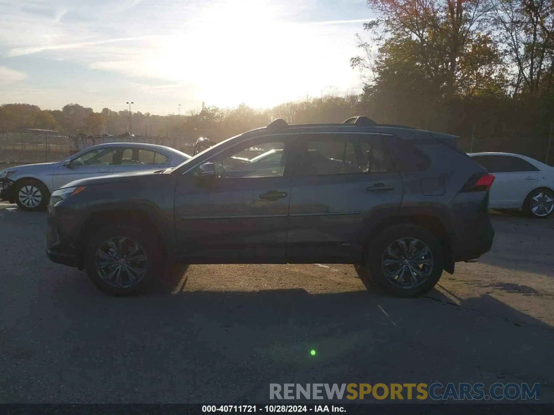 14 Photograph of a damaged car 2T3B6RFV3RW047207 TOYOTA RAV4 HYBRID 2024