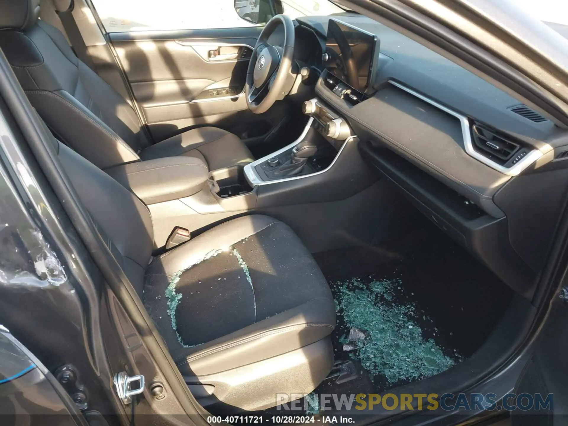 5 Photograph of a damaged car 2T3B6RFV3RW047207 TOYOTA RAV4 HYBRID 2024