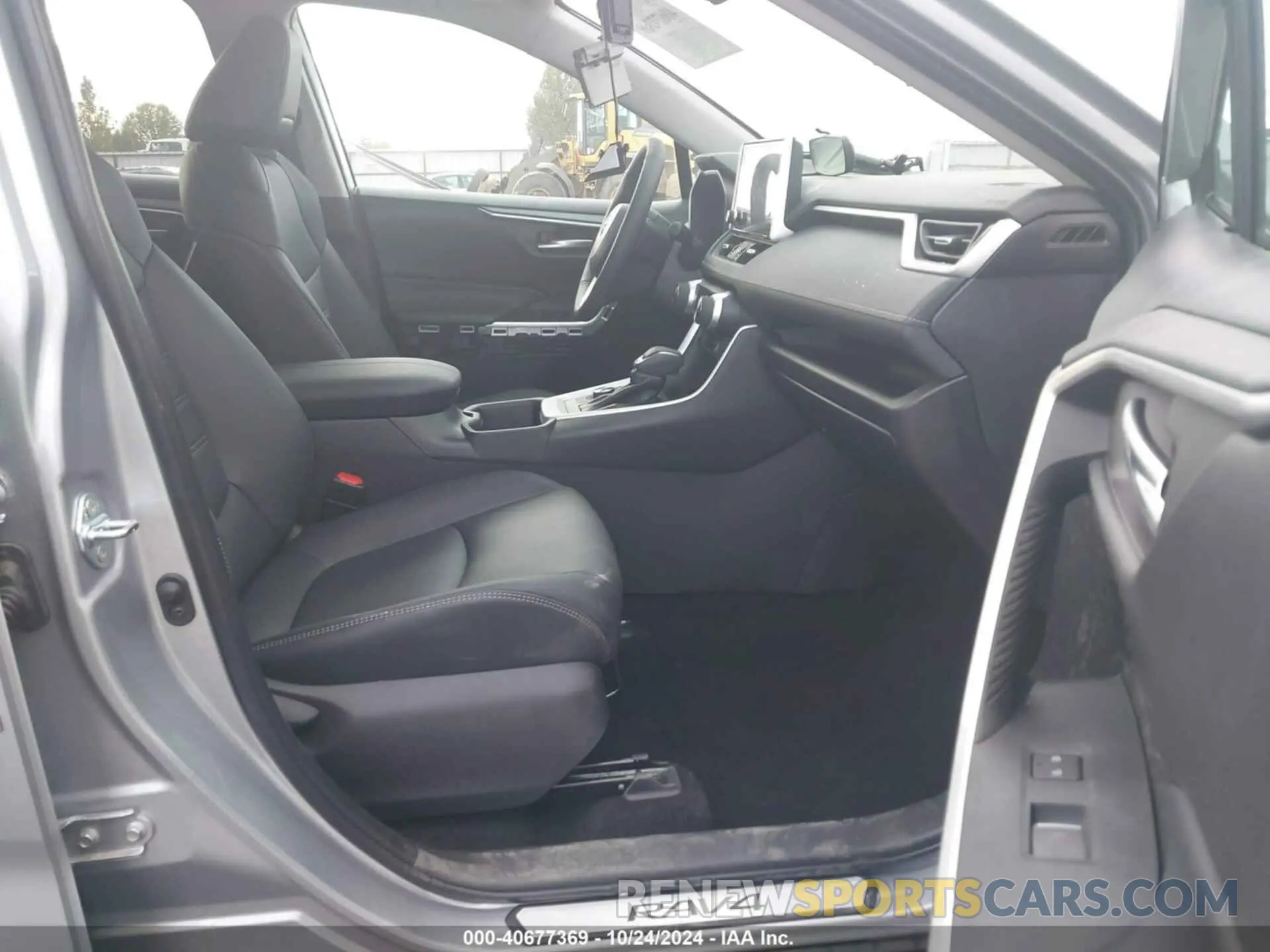 5 Photograph of a damaged car 2T3B6RFV3RW074116 TOYOTA RAV4 HYBRID 2024