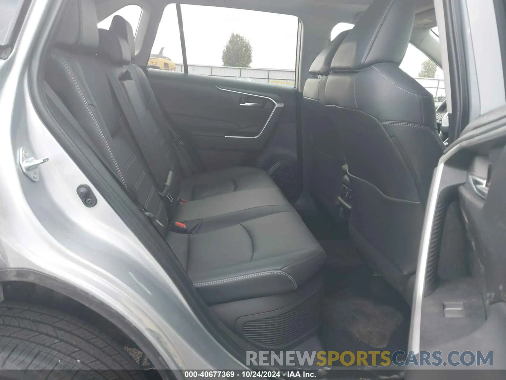 8 Photograph of a damaged car 2T3B6RFV3RW074116 TOYOTA RAV4 HYBRID 2024