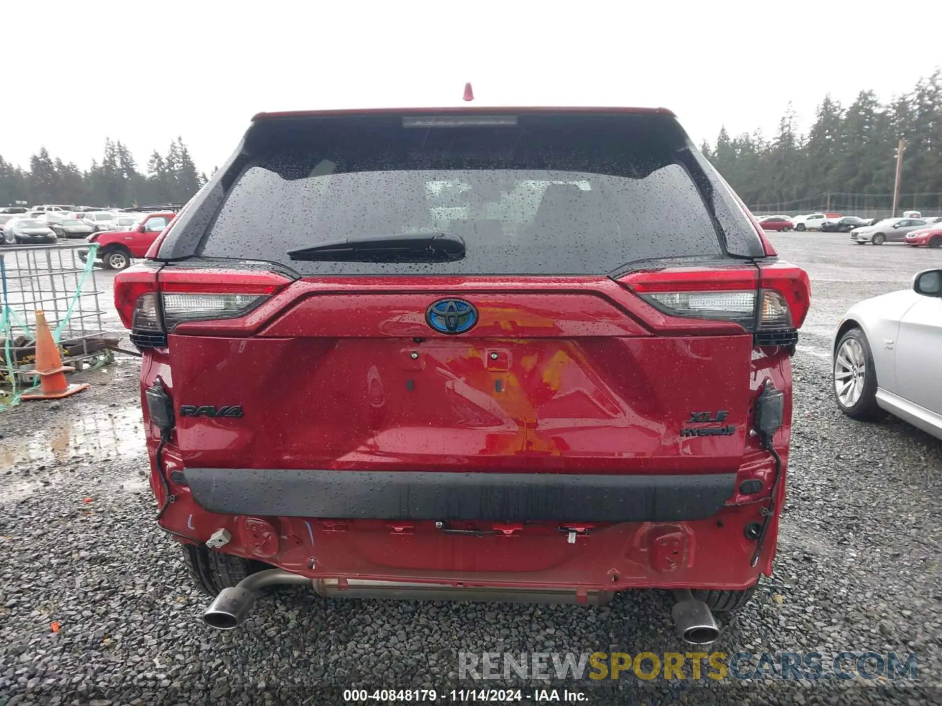 17 Photograph of a damaged car 2T3B6RFV5RW059052 TOYOTA RAV4 HYBRID 2024