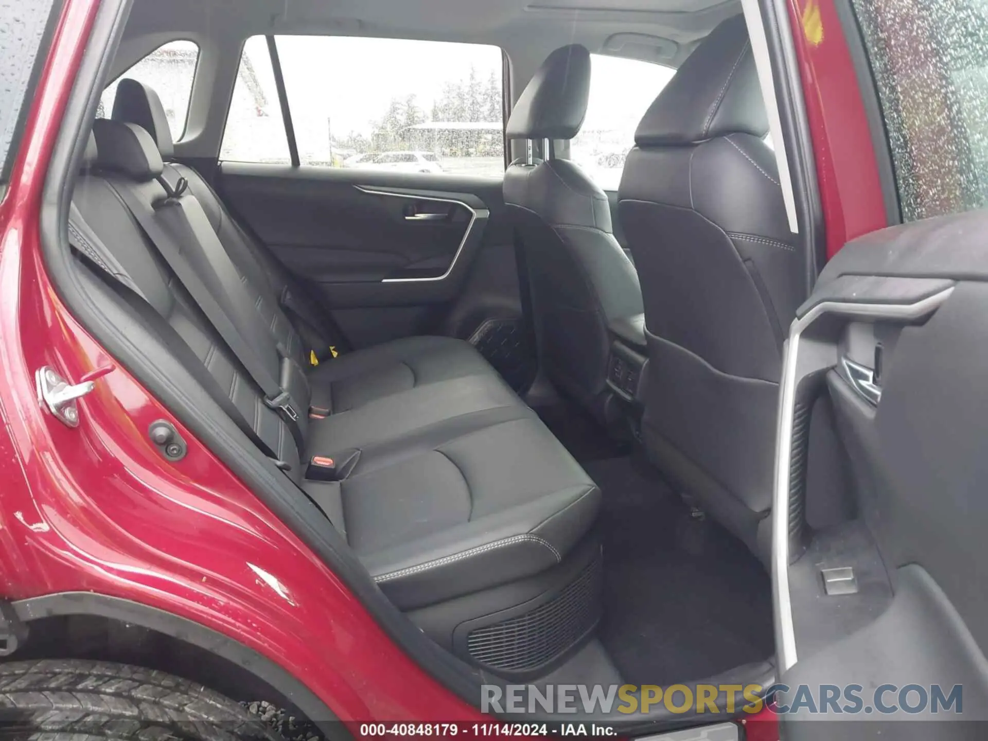 8 Photograph of a damaged car 2T3B6RFV5RW059052 TOYOTA RAV4 HYBRID 2024