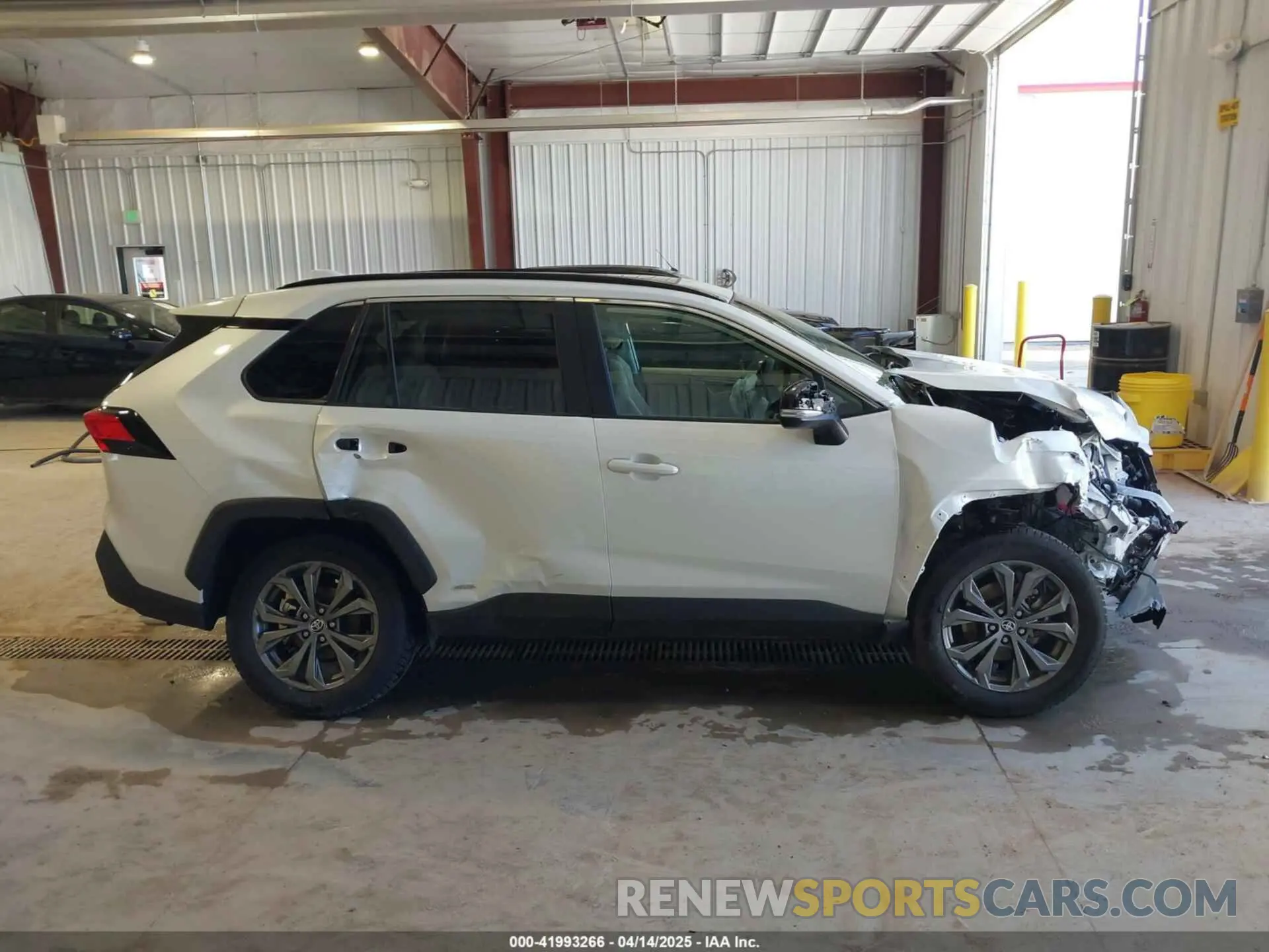 14 Photograph of a damaged car 2T3B6RFV5RW081035 TOYOTA RAV4 HYBRID 2024