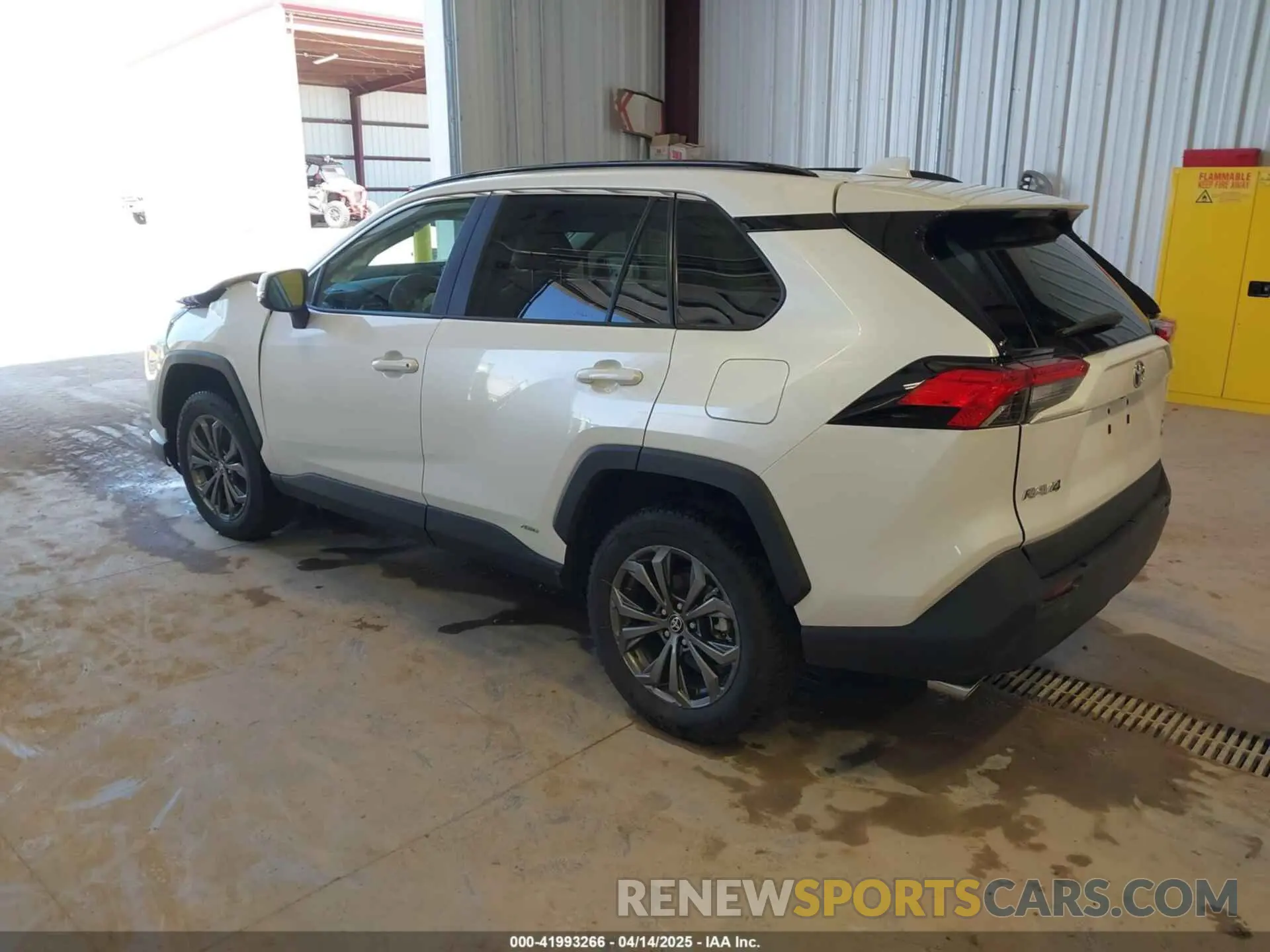 3 Photograph of a damaged car 2T3B6RFV5RW081035 TOYOTA RAV4 HYBRID 2024
