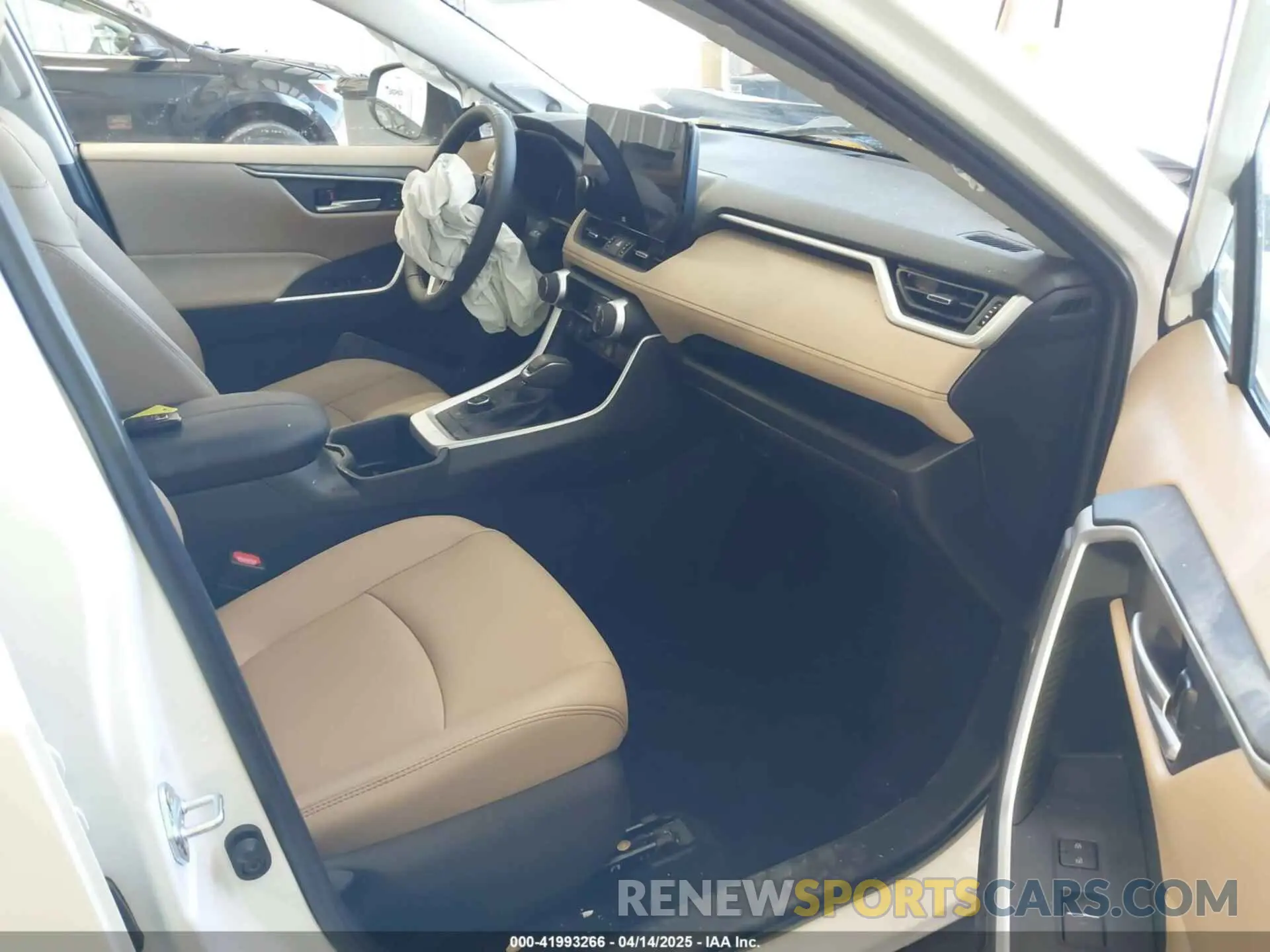 5 Photograph of a damaged car 2T3B6RFV5RW081035 TOYOTA RAV4 HYBRID 2024