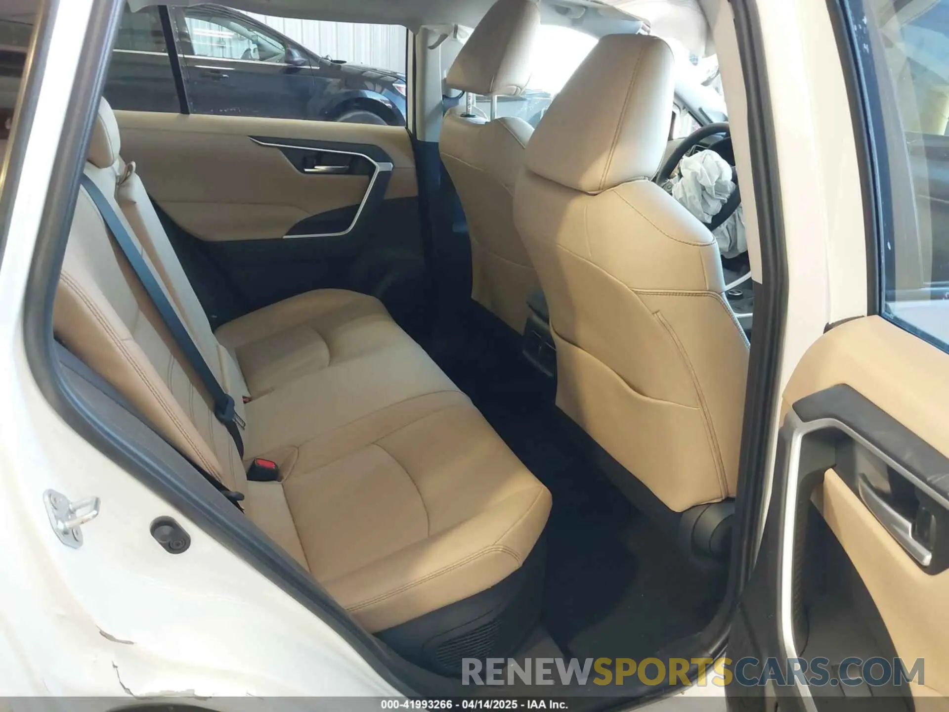 8 Photograph of a damaged car 2T3B6RFV5RW081035 TOYOTA RAV4 HYBRID 2024