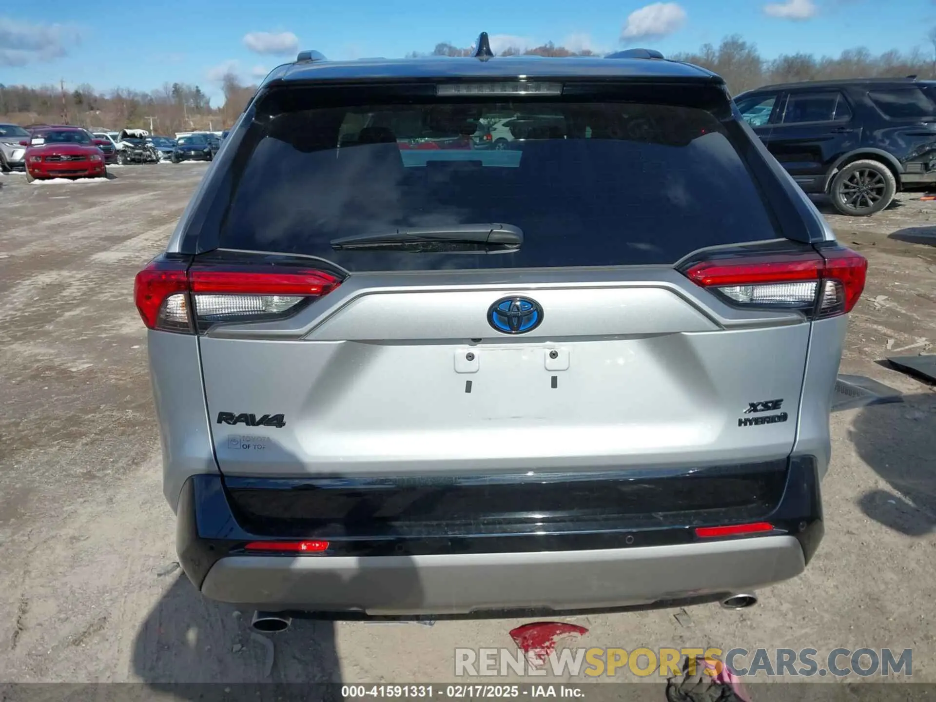 16 Photograph of a damaged car 2T3E6RFV0RW052121 TOYOTA RAV4 HYBRID 2024