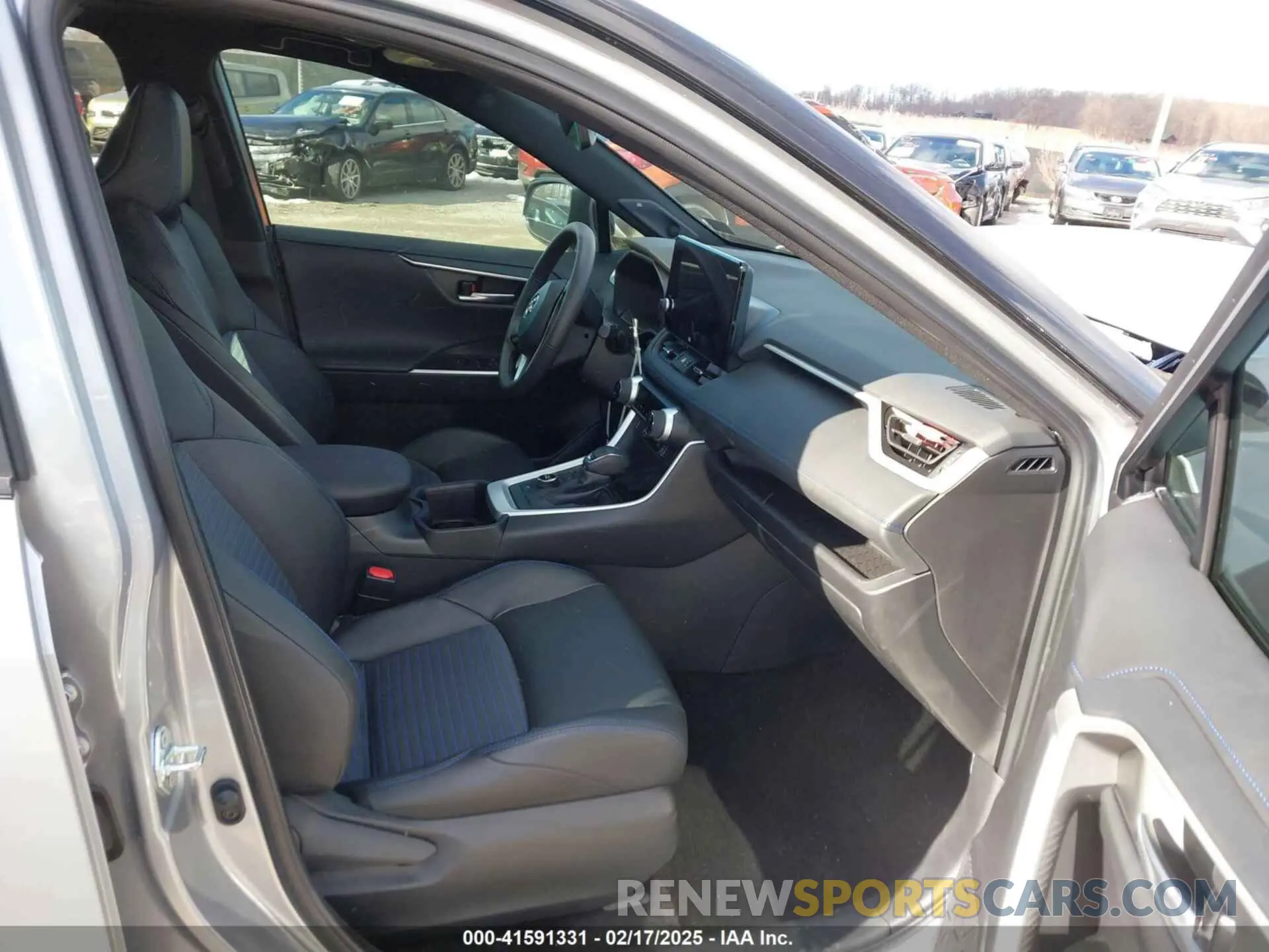 5 Photograph of a damaged car 2T3E6RFV0RW052121 TOYOTA RAV4 HYBRID 2024