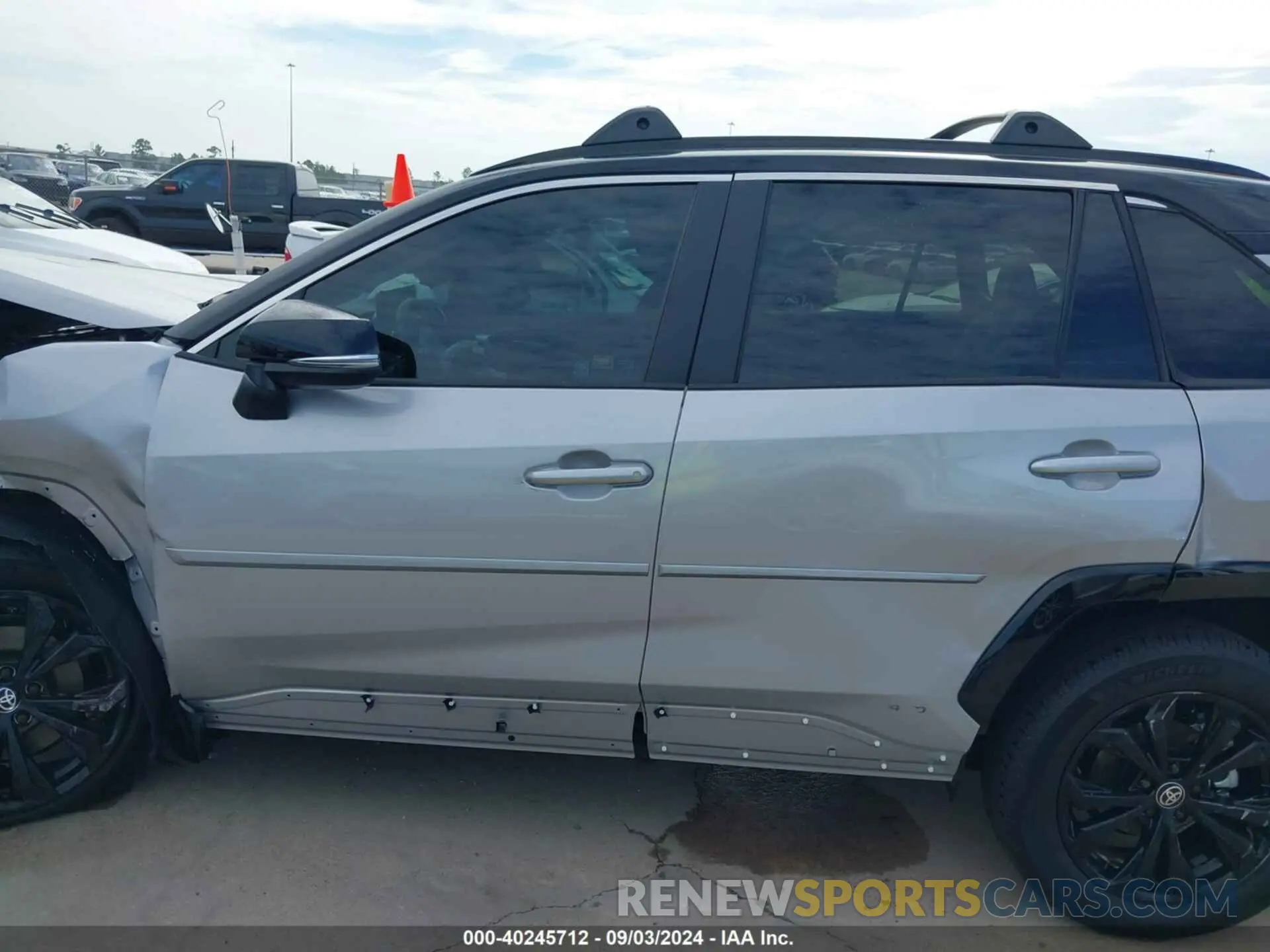 15 Photograph of a damaged car 2T3E6RFV0RW069873 TOYOTA RAV4 HYBRID 2024