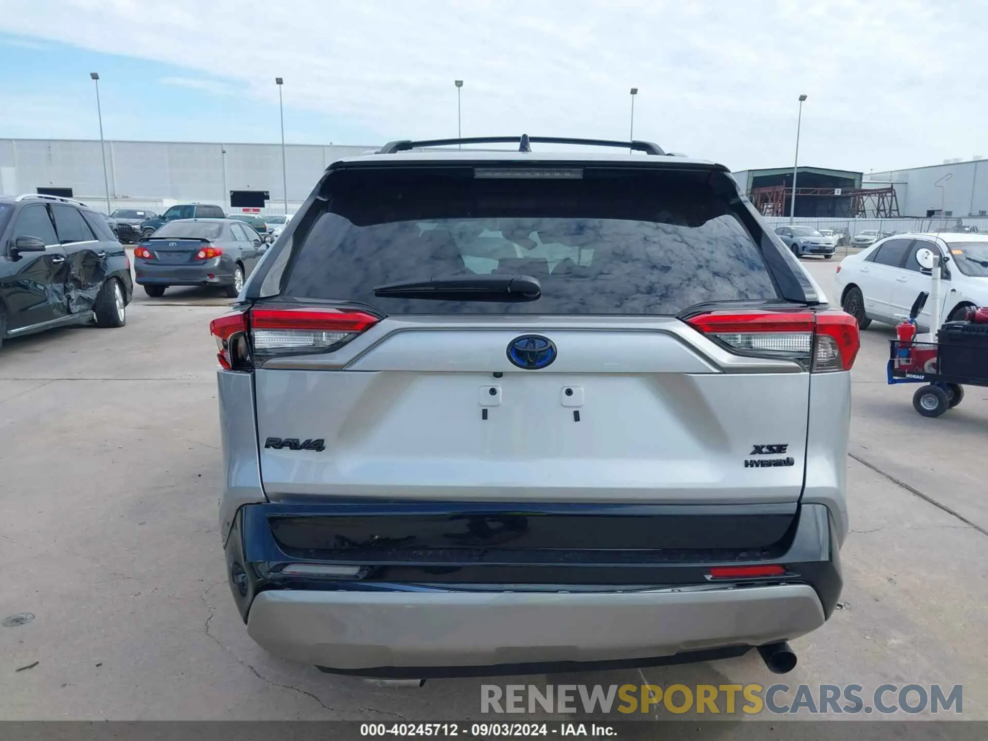 17 Photograph of a damaged car 2T3E6RFV0RW069873 TOYOTA RAV4 HYBRID 2024