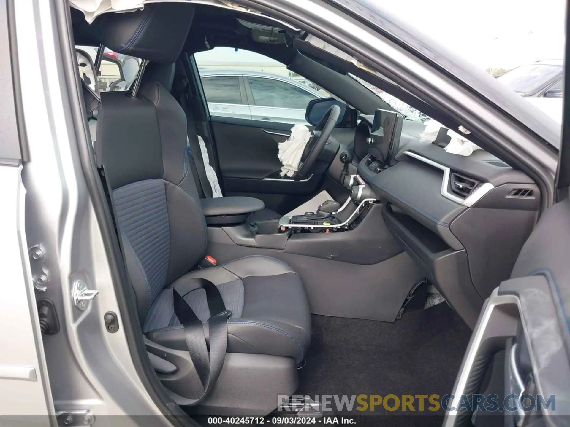 5 Photograph of a damaged car 2T3E6RFV0RW069873 TOYOTA RAV4 HYBRID 2024