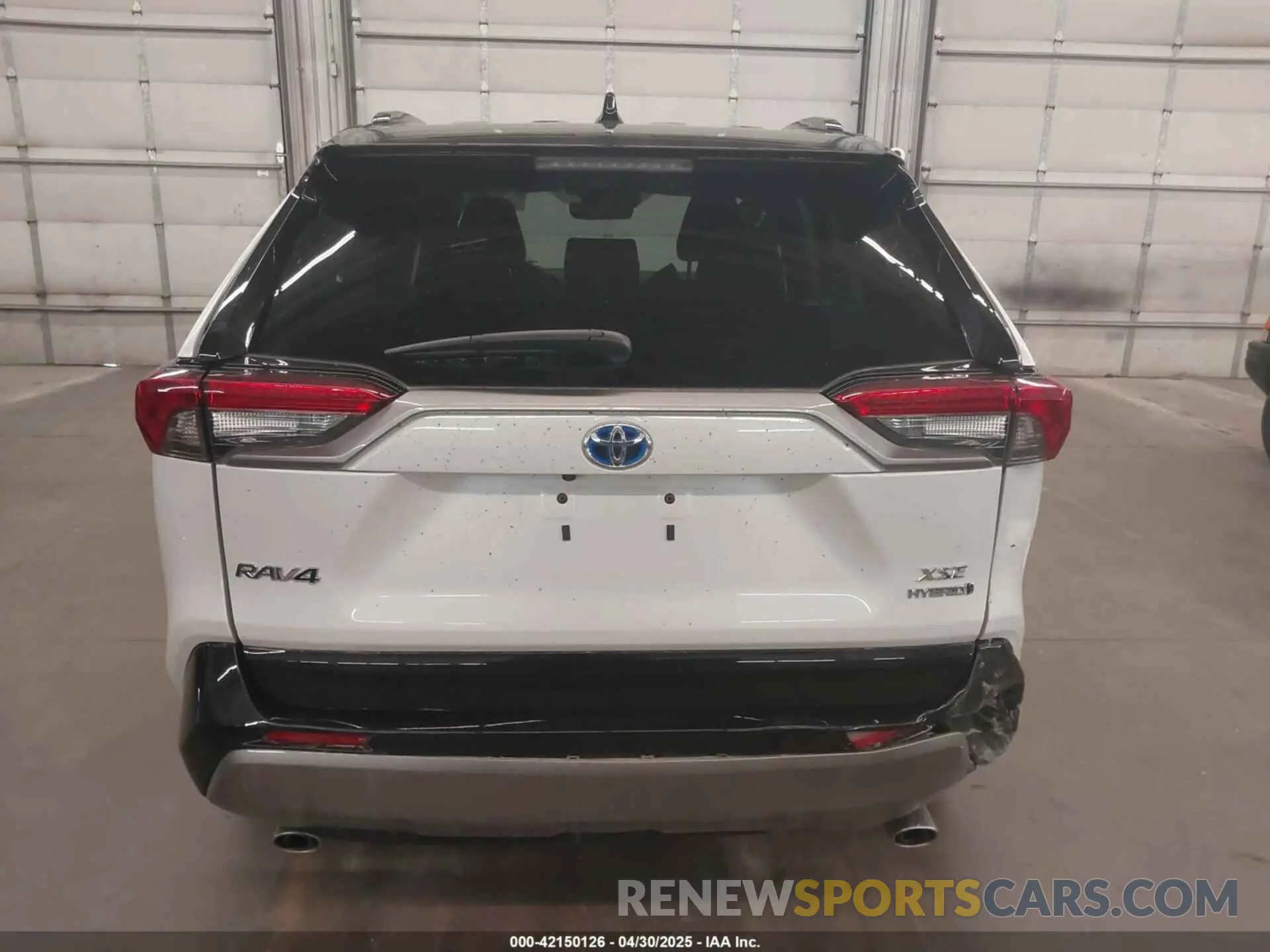 17 Photograph of a damaged car 2T3E6RFV3RW080544 TOYOTA RAV4 HYBRID 2024