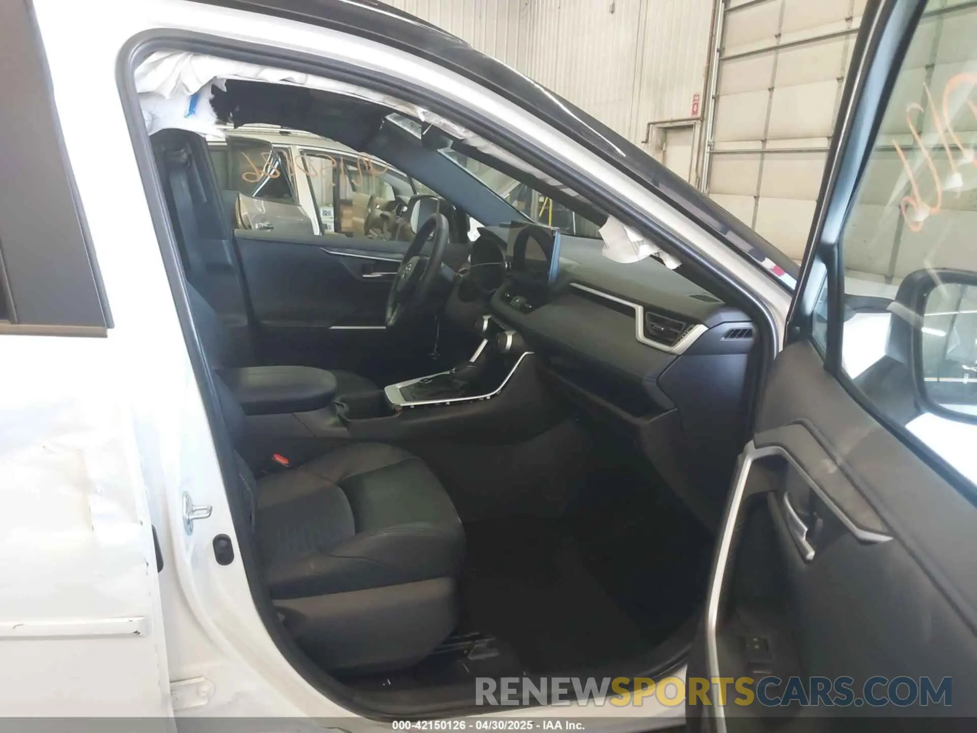 5 Photograph of a damaged car 2T3E6RFV3RW080544 TOYOTA RAV4 HYBRID 2024