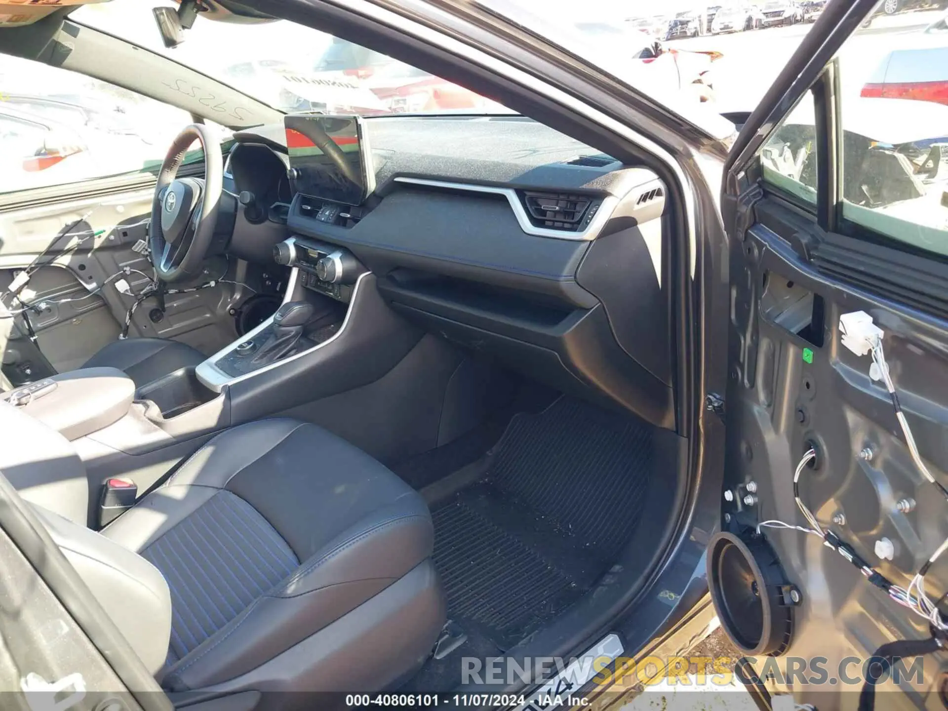 5 Photograph of a damaged car 2T3E6RFV5RW048582 TOYOTA RAV4 HYBRID 2024