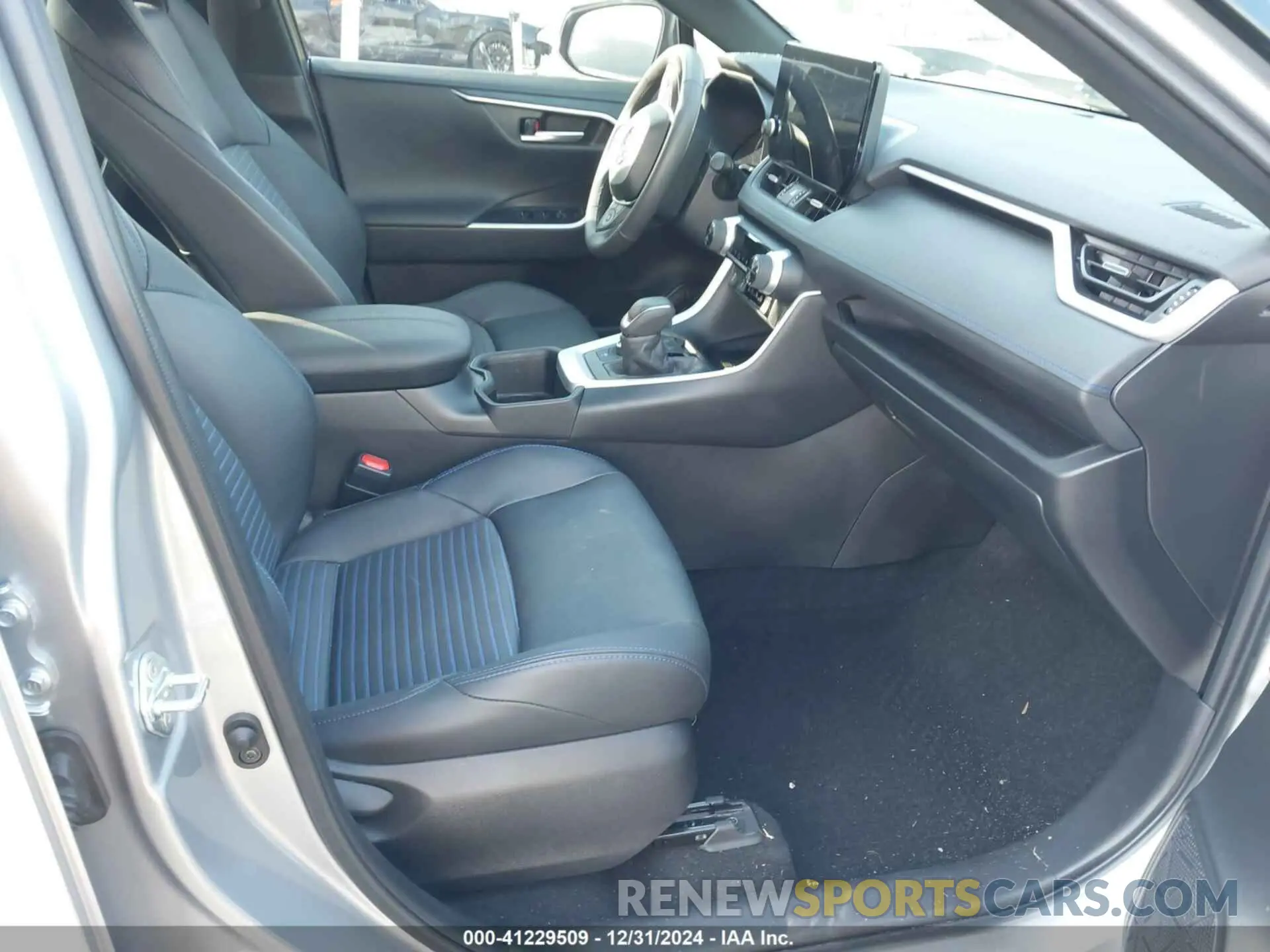 5 Photograph of a damaged car 2T3E6RFV7RW053105 TOYOTA RAV4 HYBRID 2024