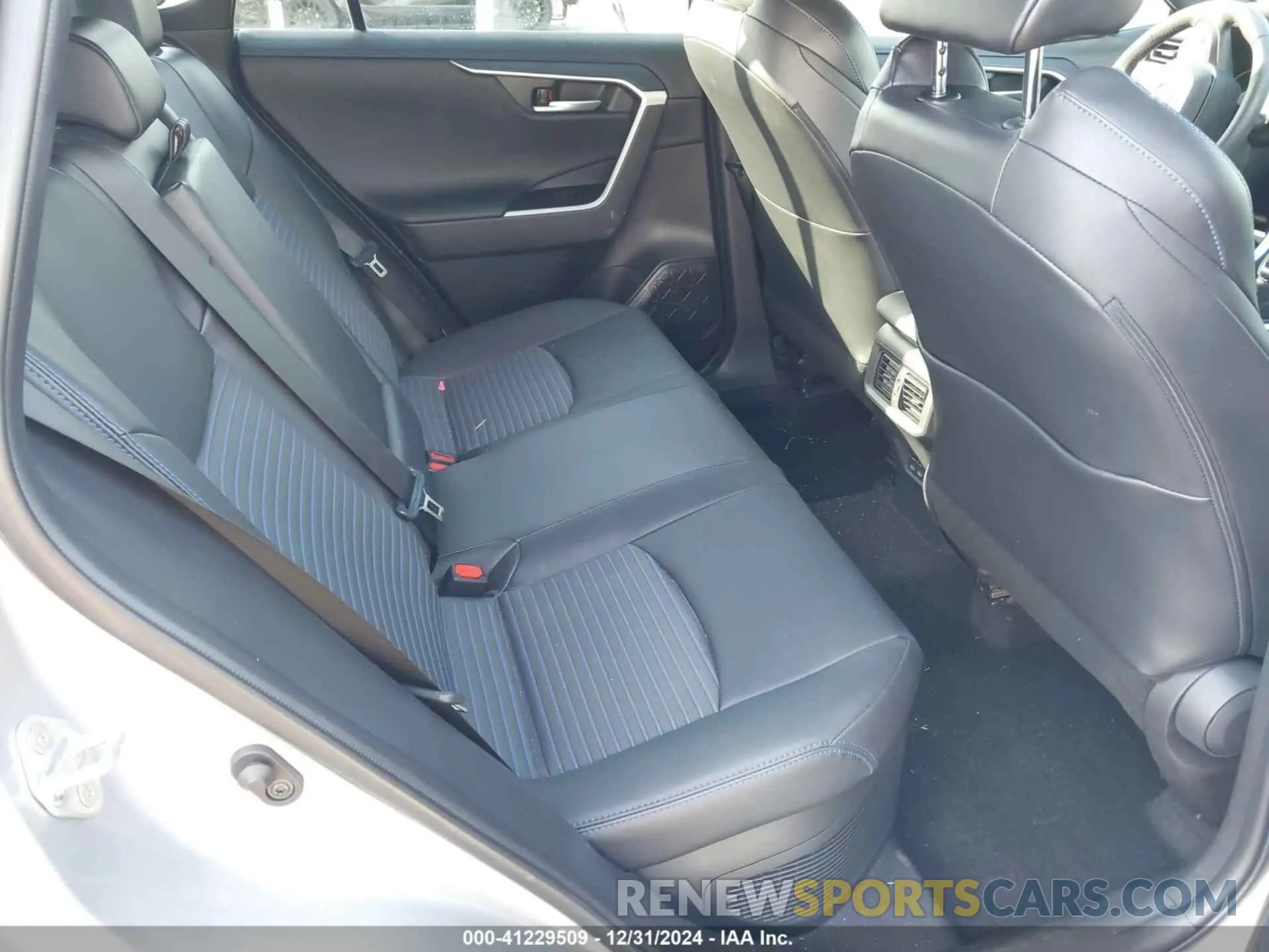 8 Photograph of a damaged car 2T3E6RFV7RW053105 TOYOTA RAV4 HYBRID 2024