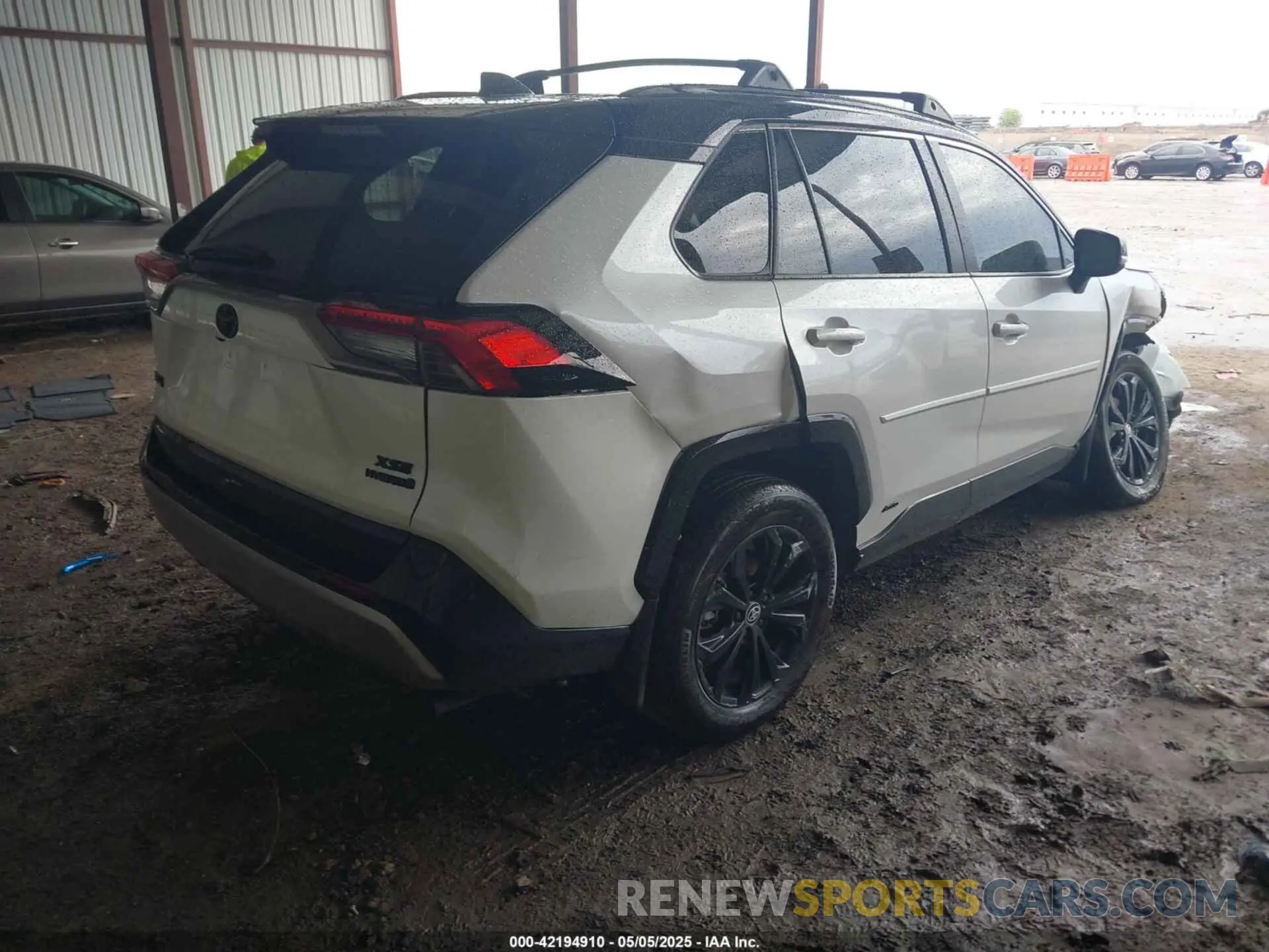 4 Photograph of a damaged car 2T3E6RFV7RW077162 TOYOTA RAV4 HYBRID 2024